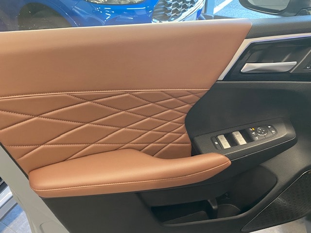 MITSUBISHI Outlander 2.4 PHEV Instyle+ 4WD Automatic-image-8