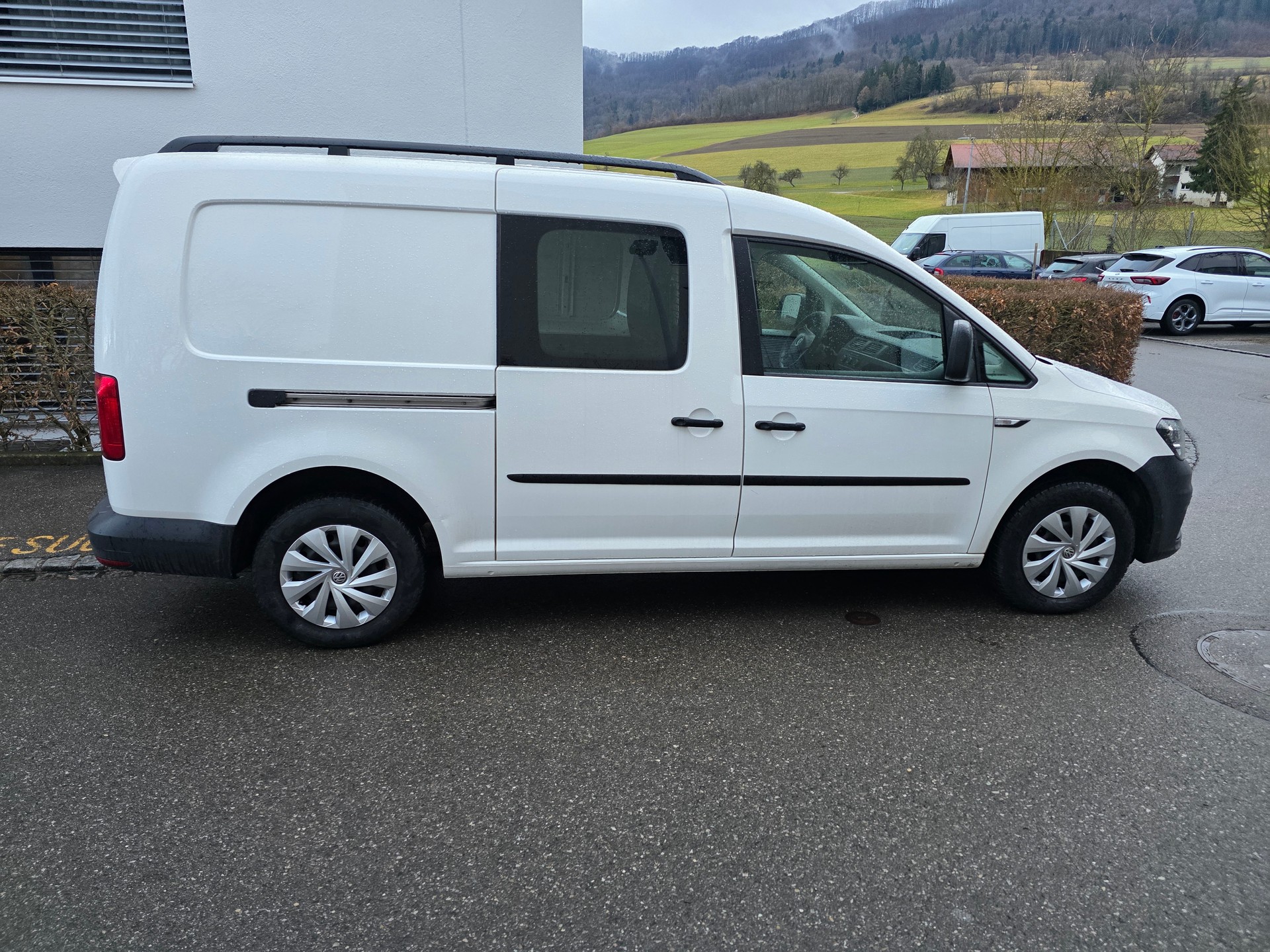 VW Caddy Maxi 2.0TDI BlueMotion Technology-showroom-element-3
