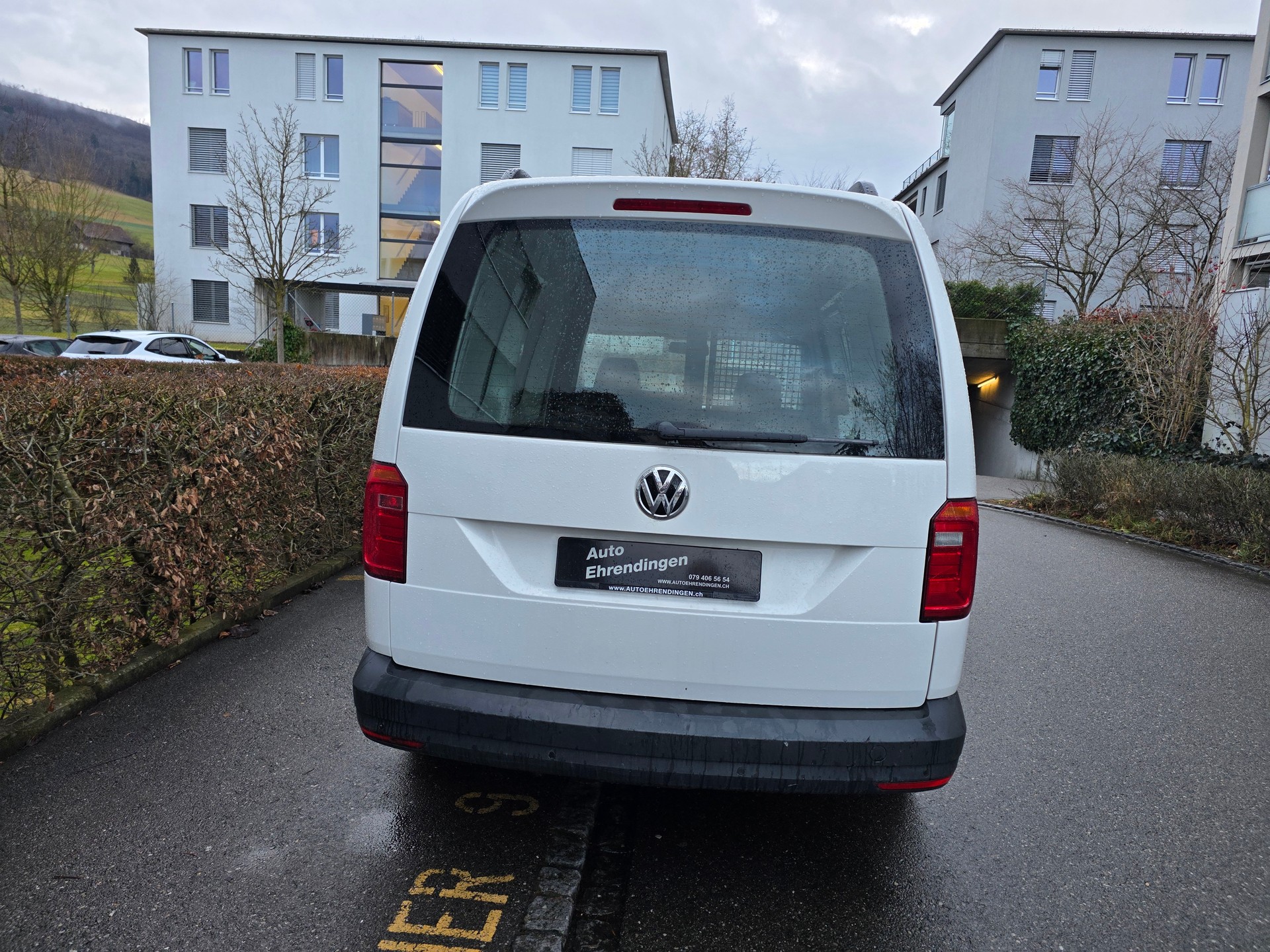 VW Caddy Maxi 2.0TDI BlueMotion Technology-image-5