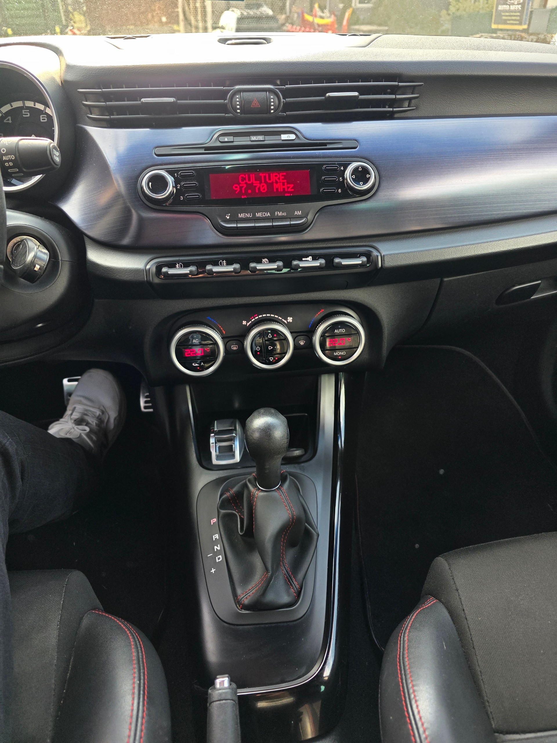 ALFA ROMEO Giulietta 1.4 MultiAir Distinctive TCT-image-9