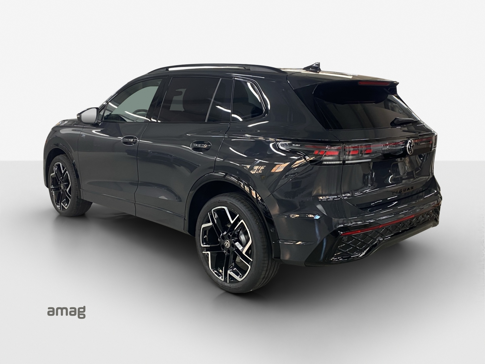 VW Tiguan 2.0 TSI DSG R-Line 4Motion-showroom-element-2