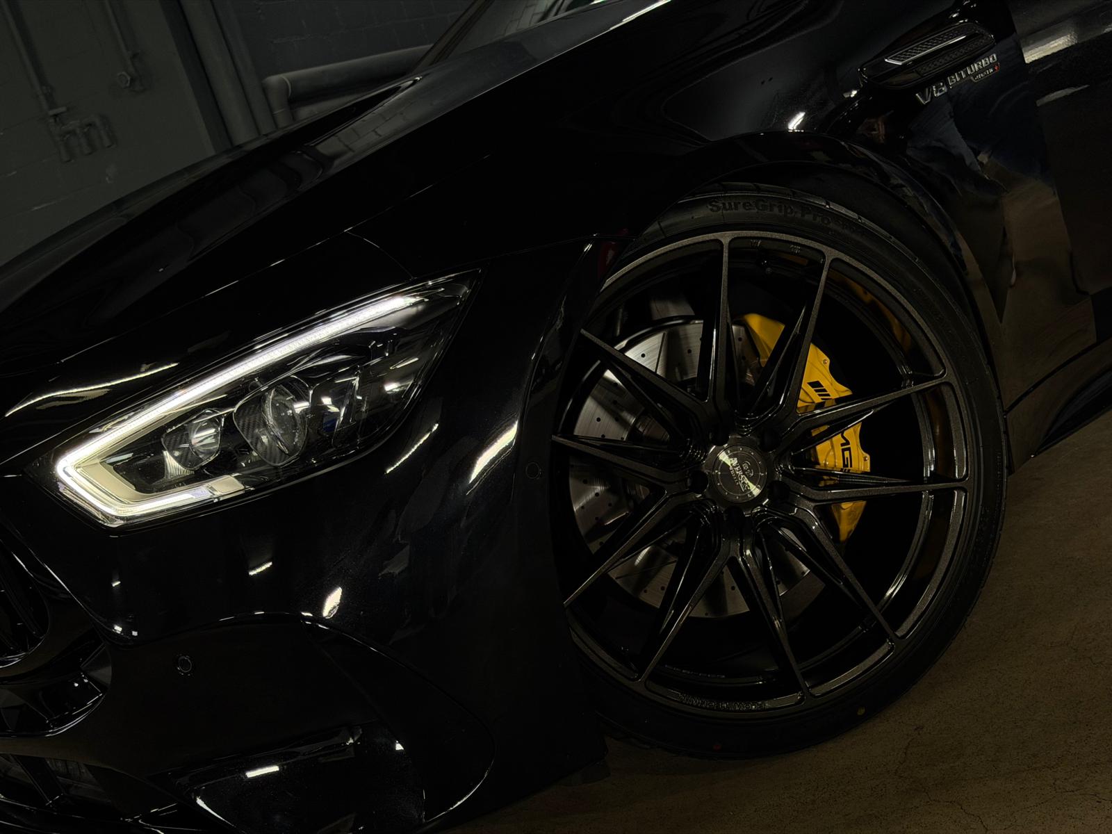 MERCEDES-BENZ AMG GT 4 63 S Limited All Black Performance 4Matic+ Speedshift MCT Facelift MB Vollgarantie & Gratisservice-showroom-element-3