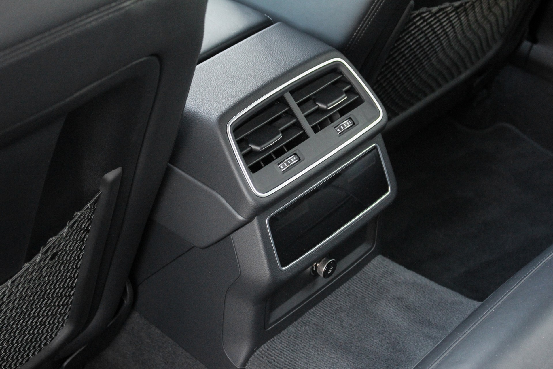 AUDI A6 Avant 45 TDI Sport quattro tiptronic-image-17
