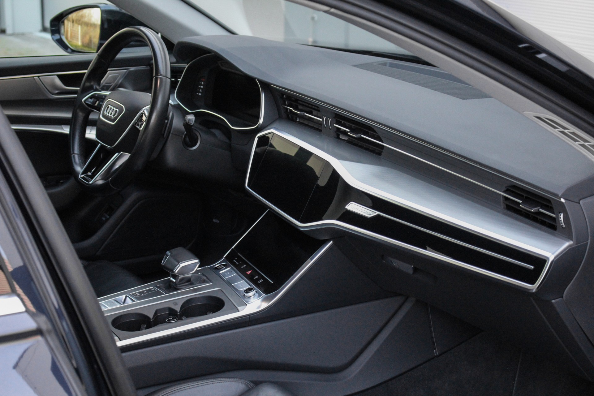 AUDI A6 Avant 45 TDI Sport quattro tiptronic-image-12