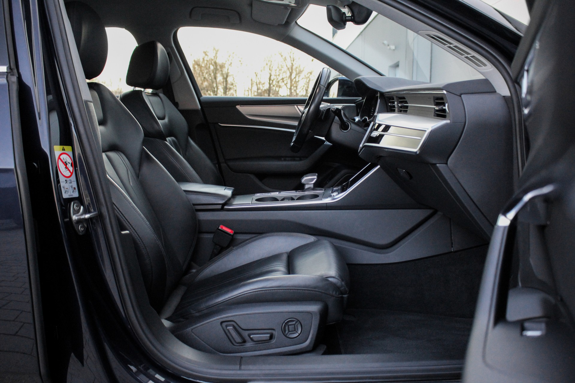 AUDI A6 Avant 45 TDI Sport quattro tiptronic-image-11