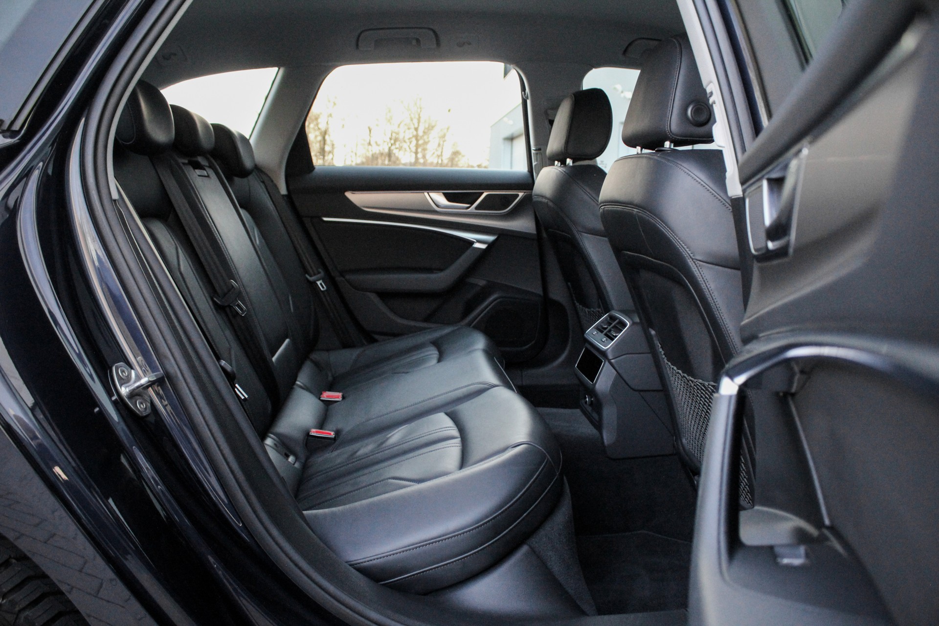 AUDI A6 Avant 45 TDI Sport quattro tiptronic-image-18