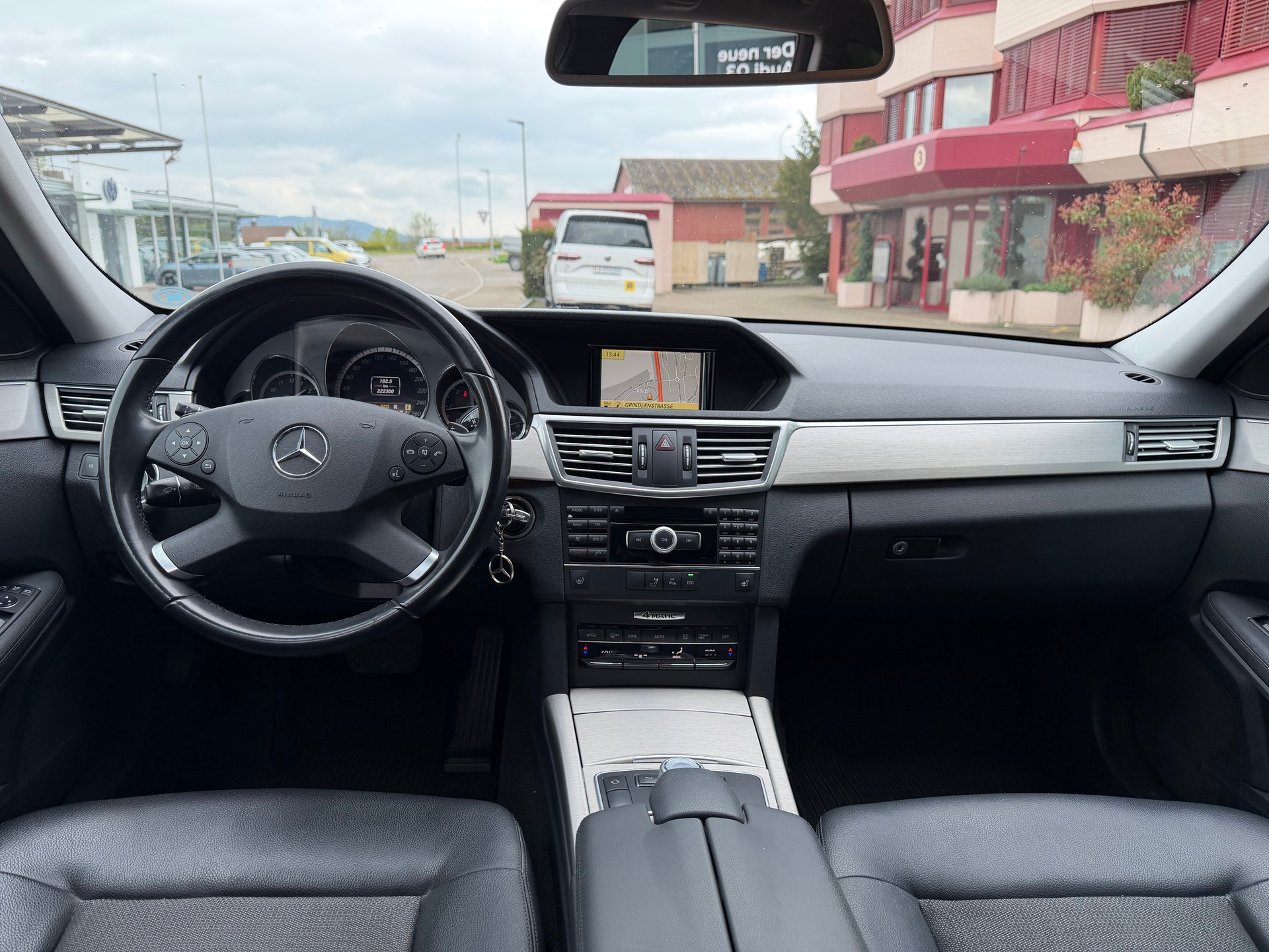 MERCEDES-BENZ E 250 CDI BlueEff. Avantgarde 4Matic 7G-Tronic-image-8