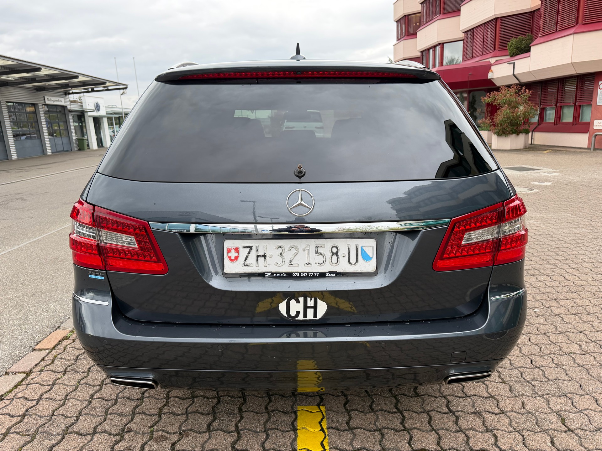 MERCEDES-BENZ E 250 CDI BlueEff. Avantgarde 4Matic 7G-Tronic-image-6