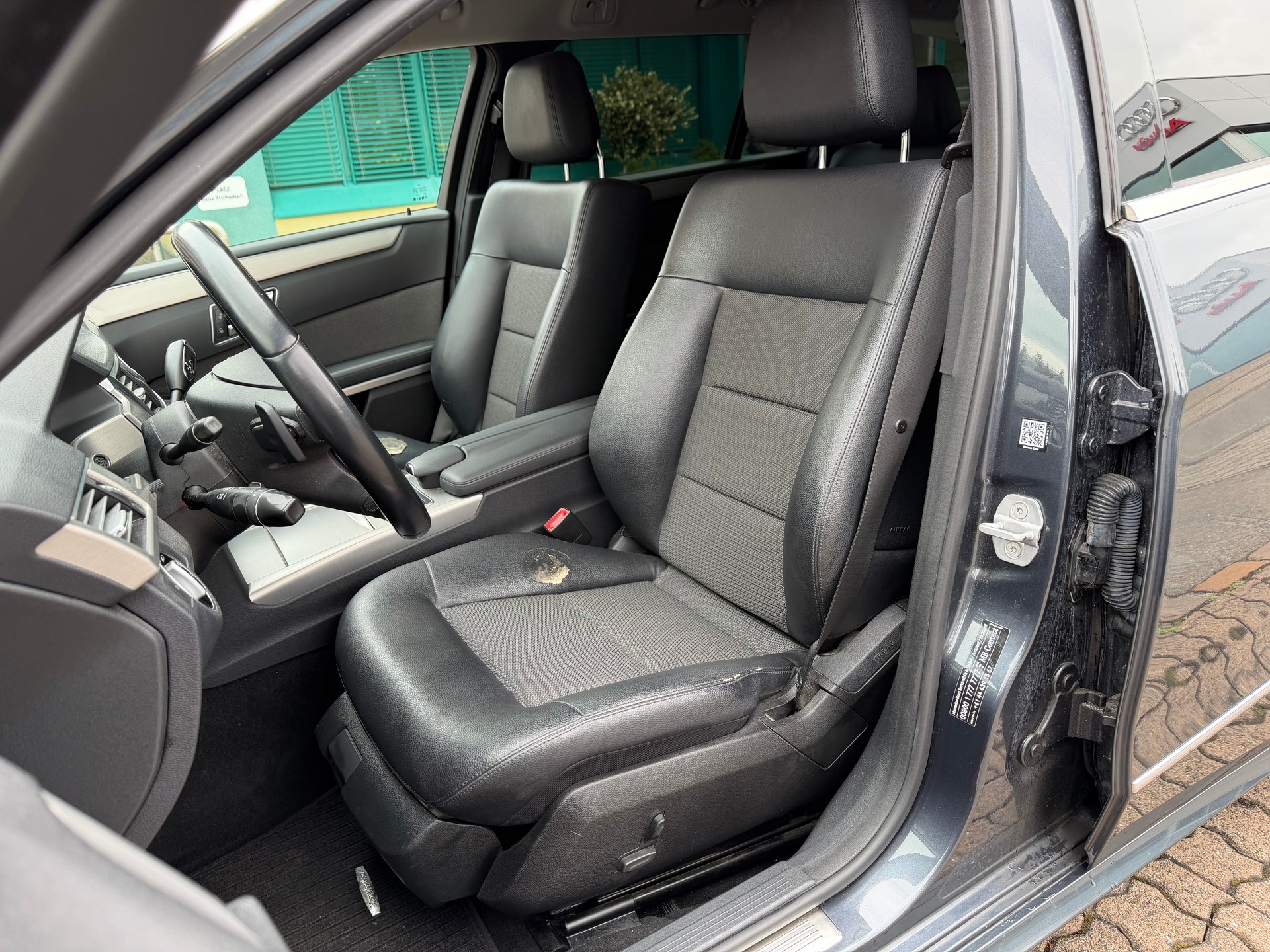 MERCEDES-BENZ E 250 CDI BlueEff. Avantgarde 4Matic 7G-Tronic-image-10