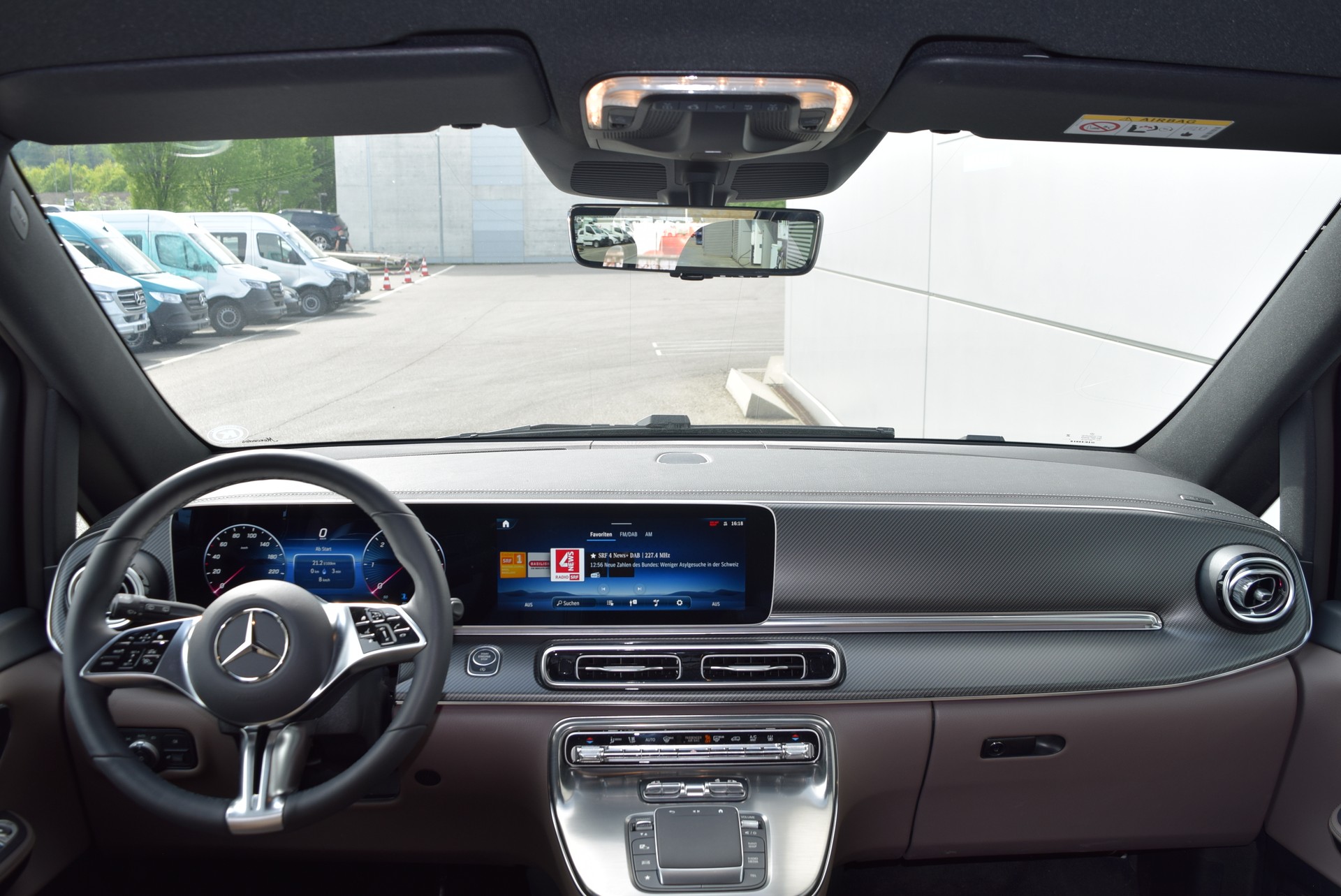 MERCEDES-BENZ V 300 d EXCLUSIVE Swiss Edition-image-9