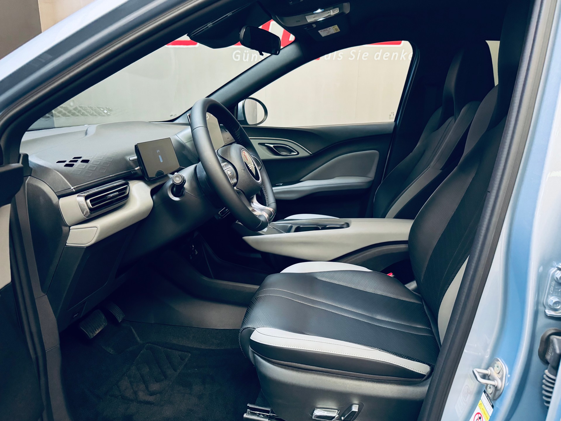 BYD Dolphin Surf 43 kWh Comfort-image-11