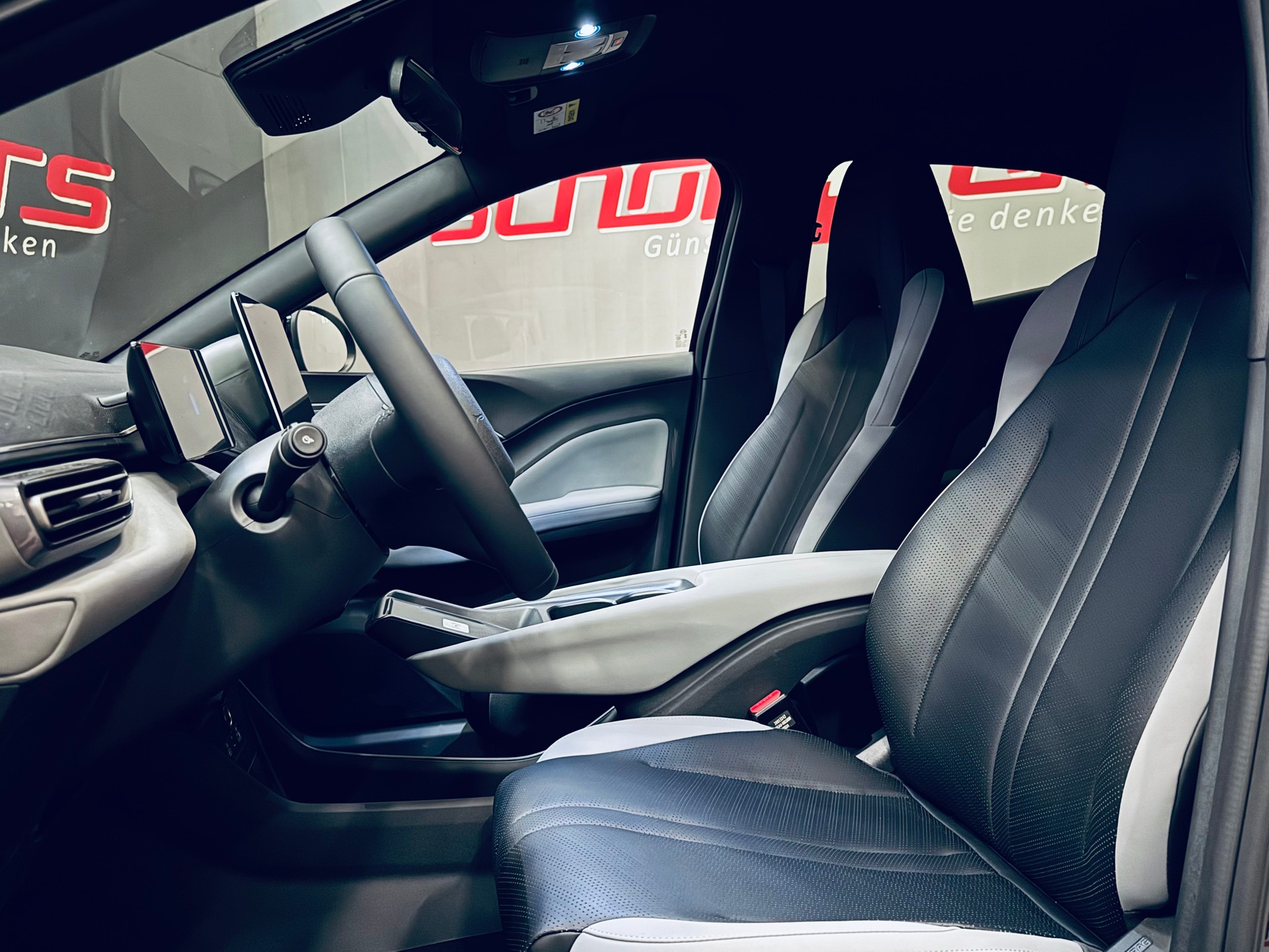 BYD Dolphin Surf 43 kWh Comfort-image-13