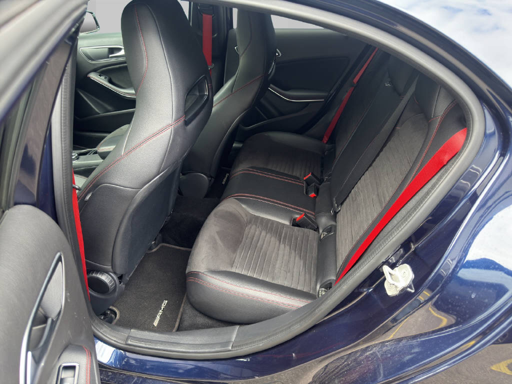 MERCEDES-BENZ A 45 AMG 4m-image-11
