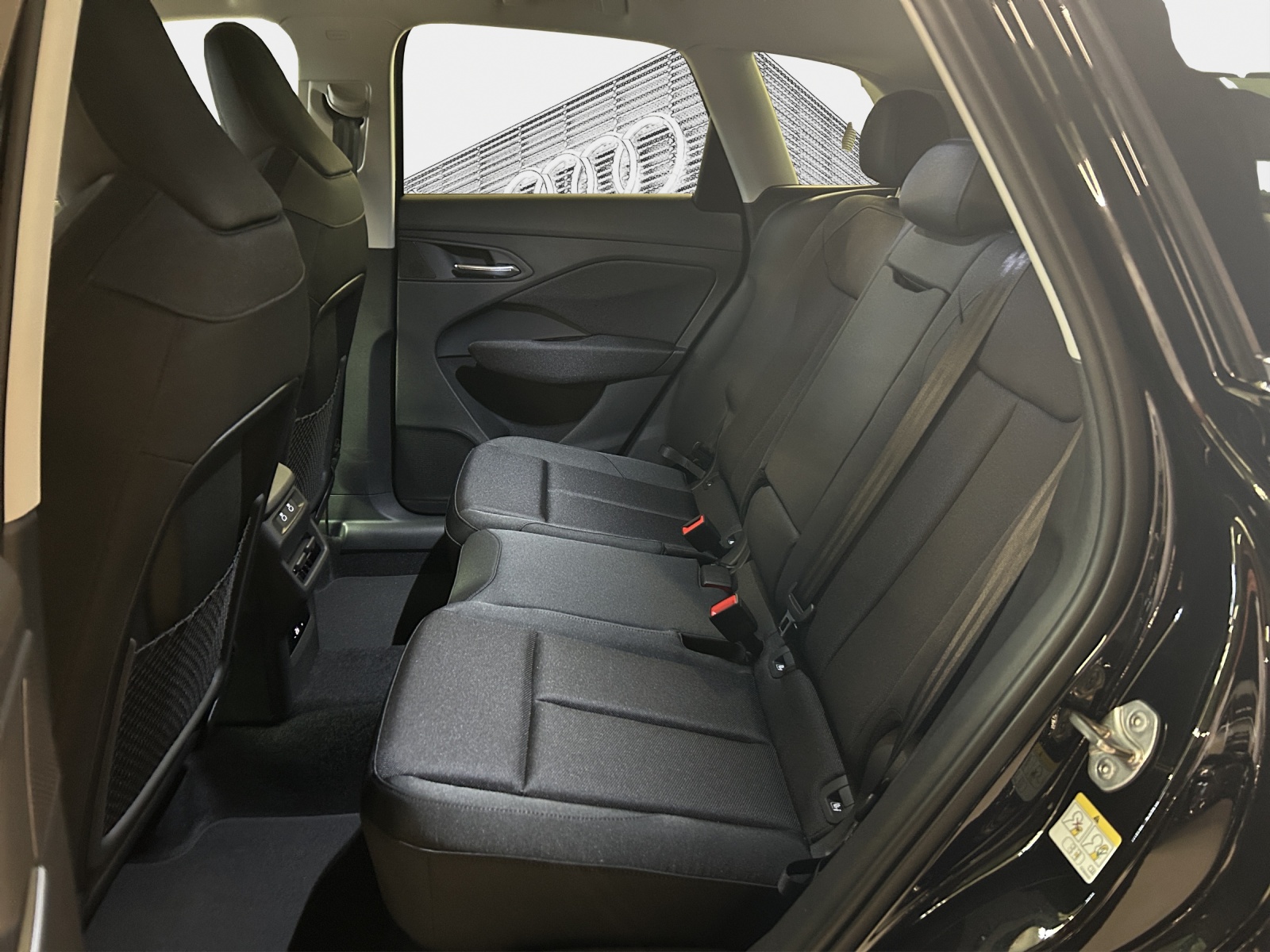 AUDI Q3 SUV TDI quattro 142 kW S tronic-image-11