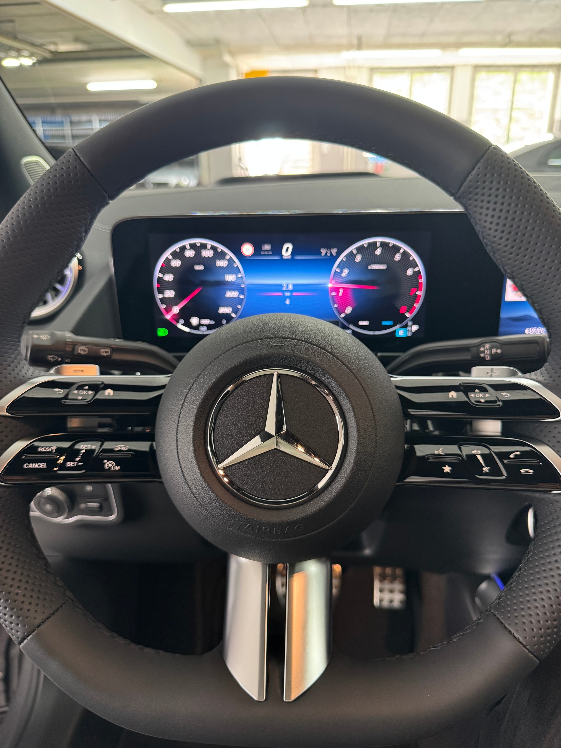 MERCEDES-BENZ GLA 250 4Matic Swiss Star-image-10