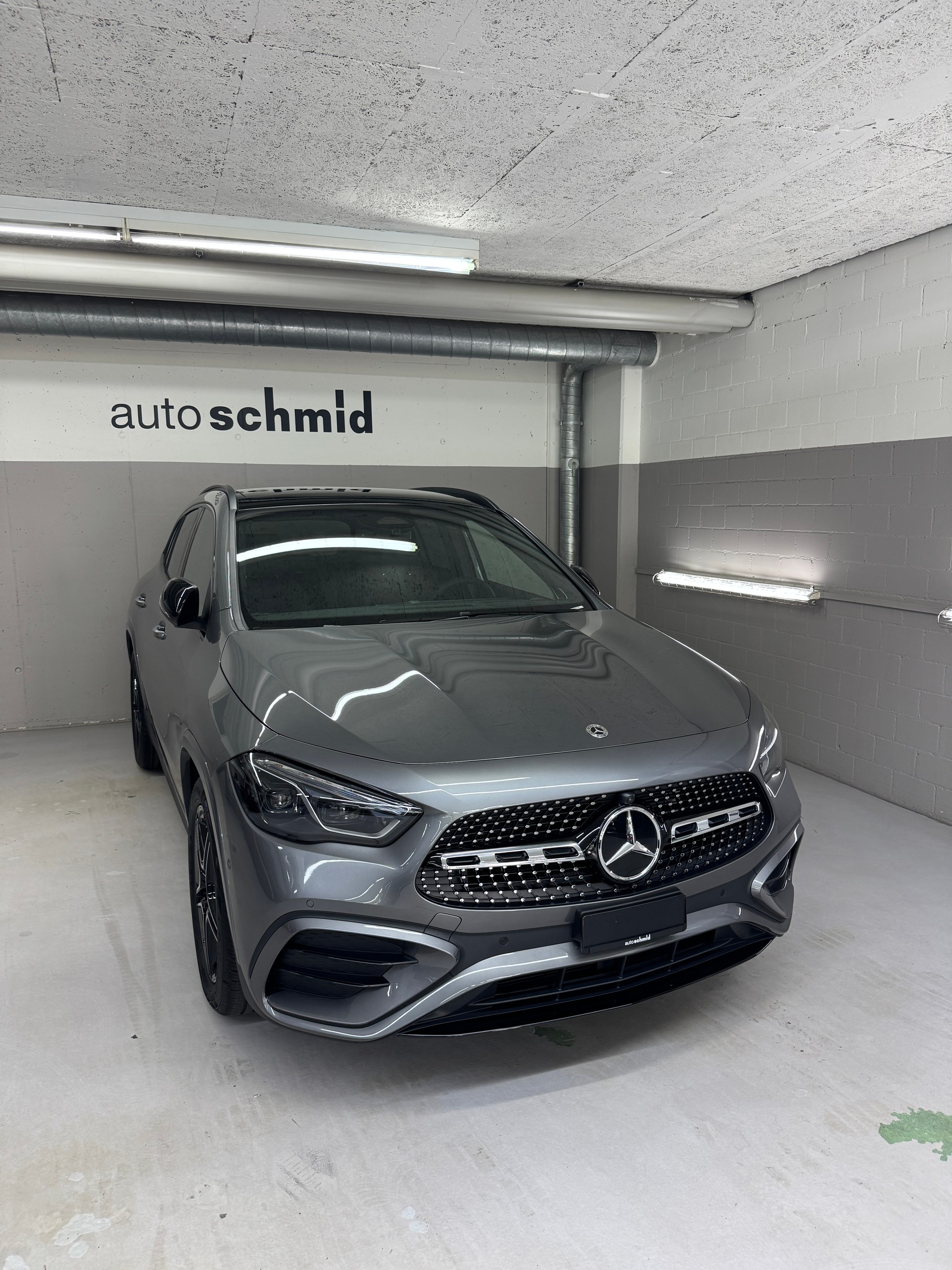 MERCEDES-BENZ GLA 250 4Matic Swiss Star-showroom-element-1