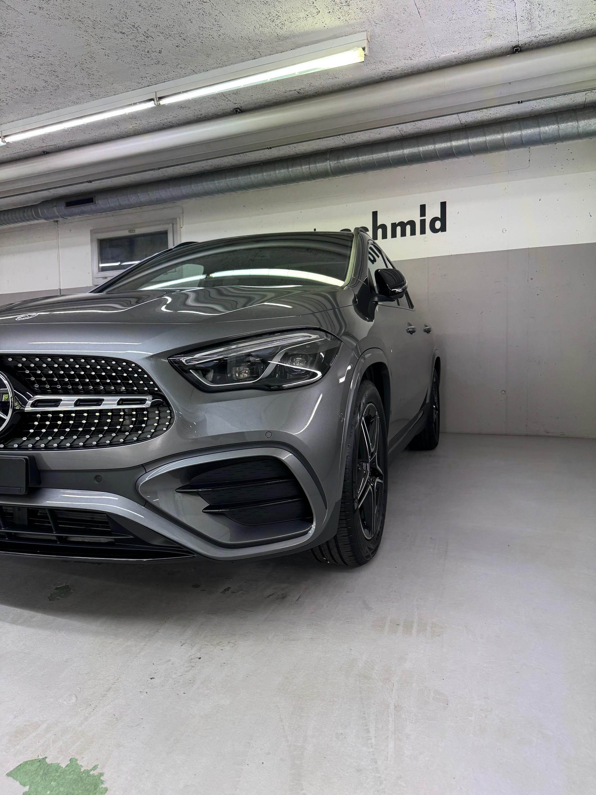 MERCEDES-BENZ GLA 250 4Matic Swiss Star-showroom-element-3
