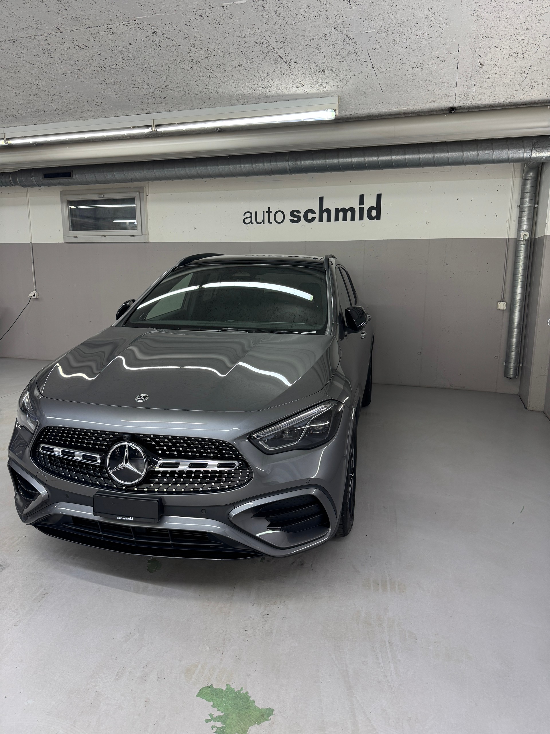 MERCEDES-BENZ GLA 250 4Matic Swiss Star-showroom-element-2