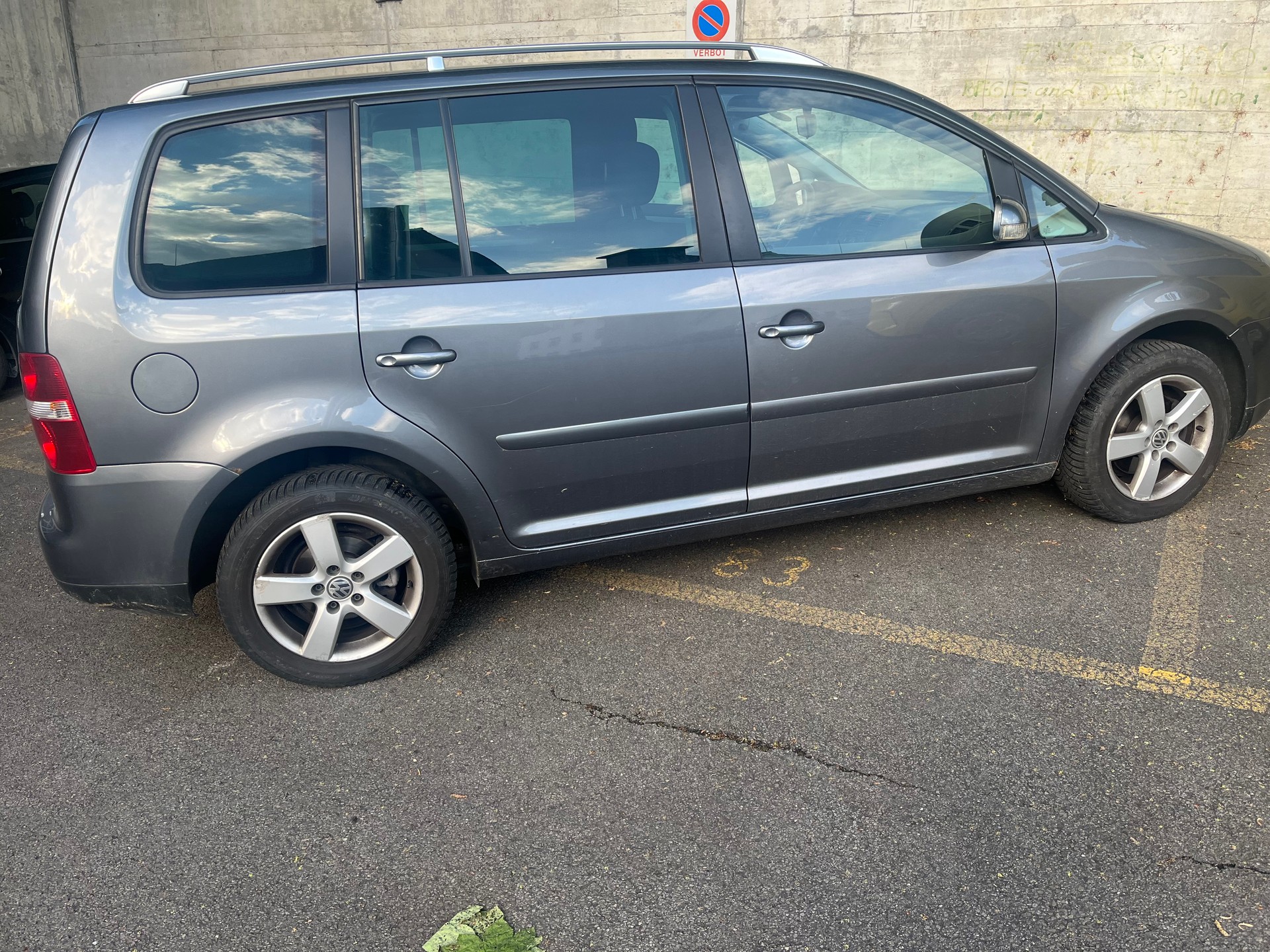 VW Touran 2.0 TDI Highline-image-7