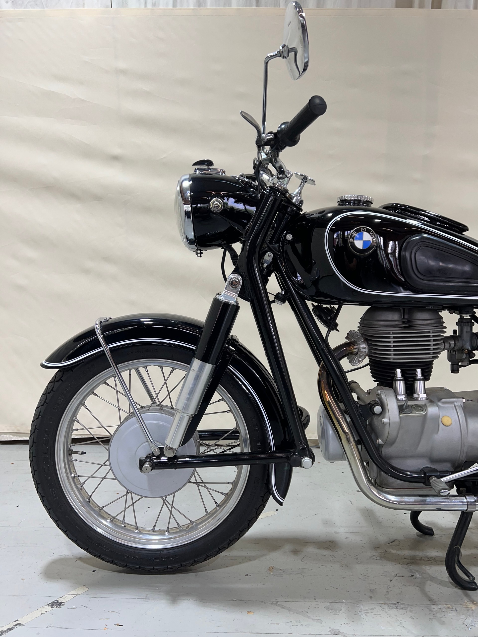 BMW R26 - VETERAN-image-5