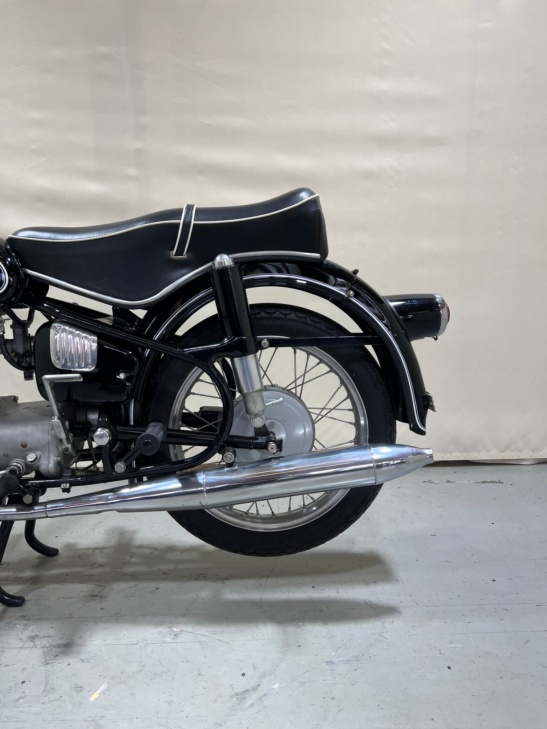 BMW R26 - VETERAN-image-7