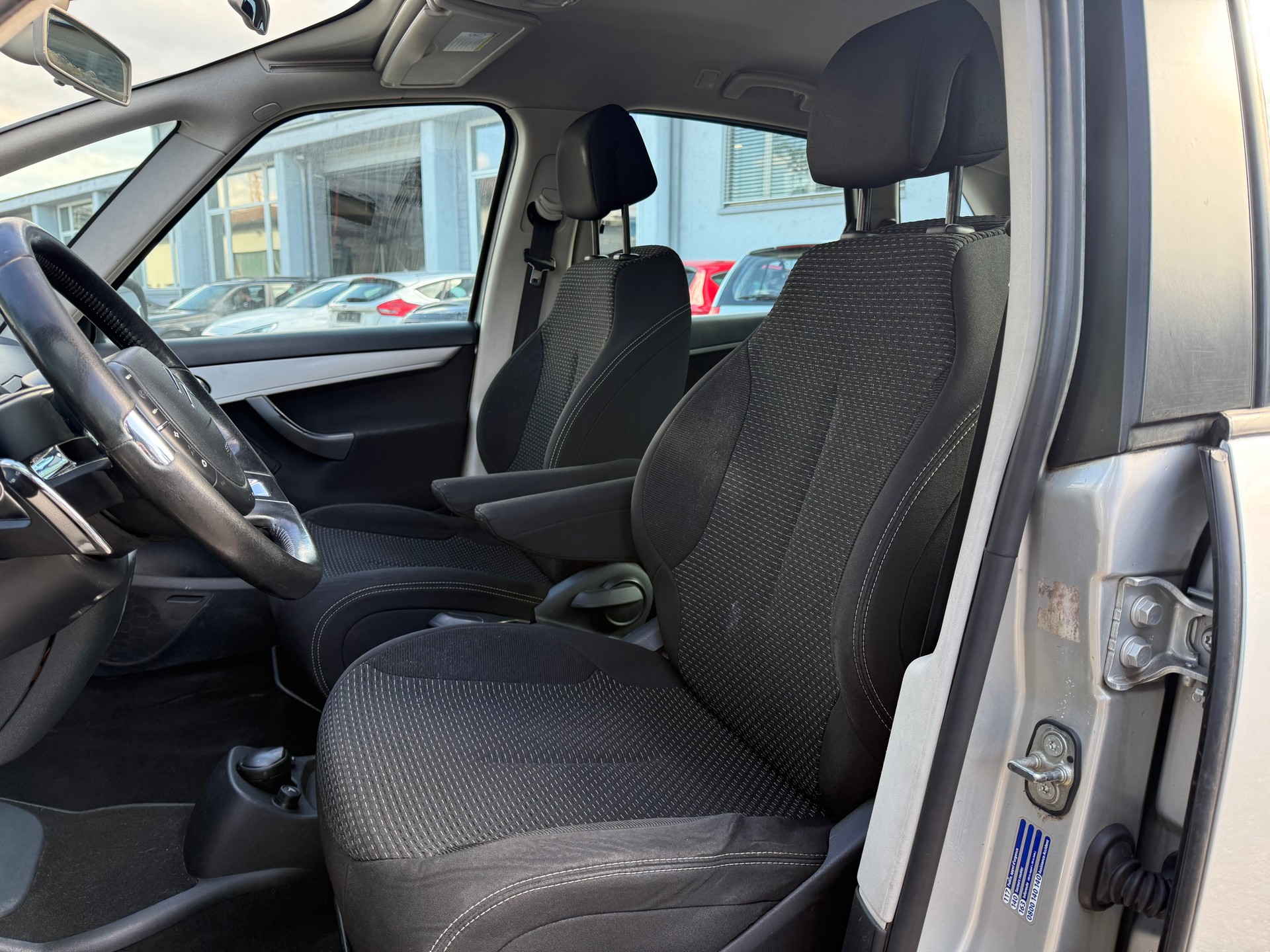 CITROEN C4 Picasso 1.6 HDI 16V Dynamique BMP6-image-8