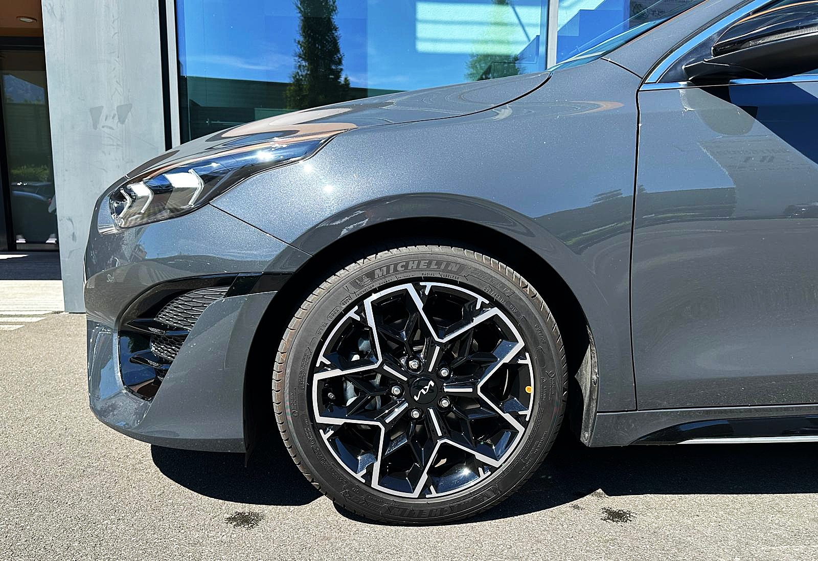 KIA ProCeed 1.5 T-GDi MHEV GT-Line DCT-image-4