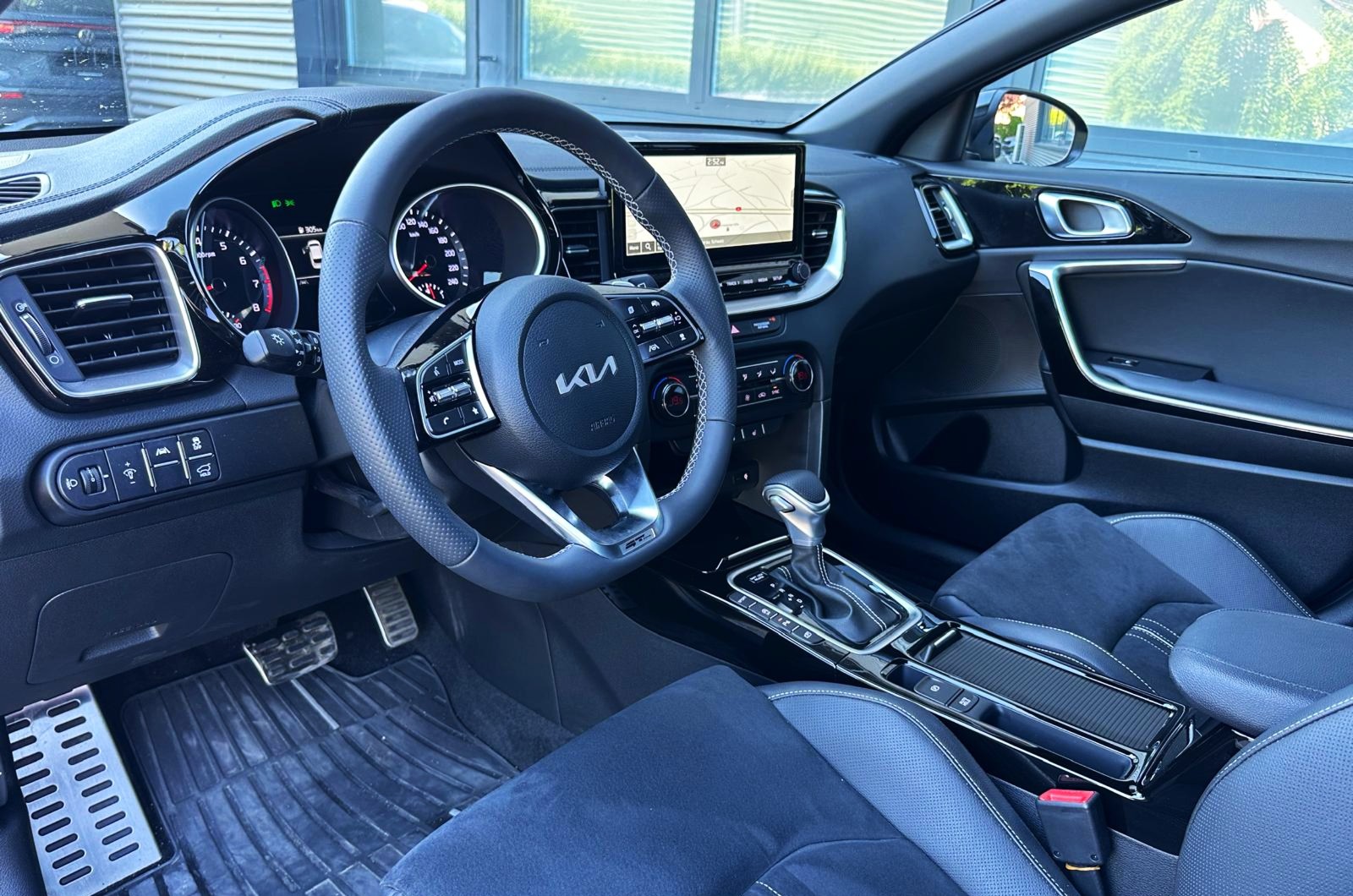 KIA ProCeed 1.5 T-GDi MHEV GT-Line DCT-image-7