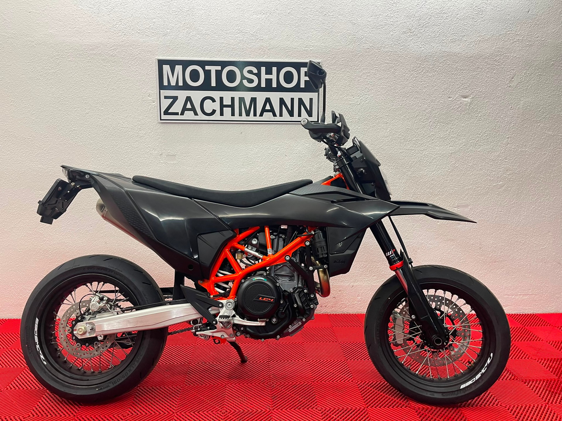KTM 690 SMC R ABS (35 kW)-image-0