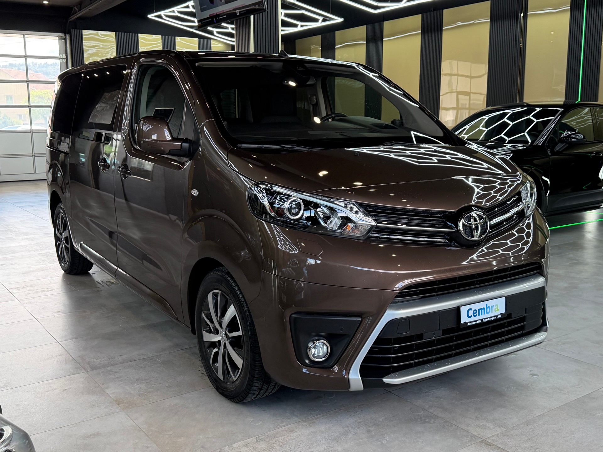TOYOTA Proace Verso 2.0 D-4D Family L1 Automatic-showroom-element-2