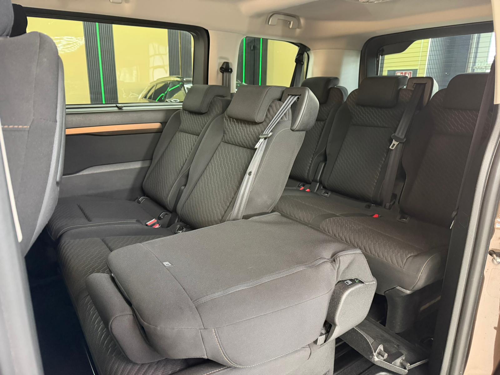 TOYOTA Proace Verso 2.0 D-4D Family L1 Automatic-image-16