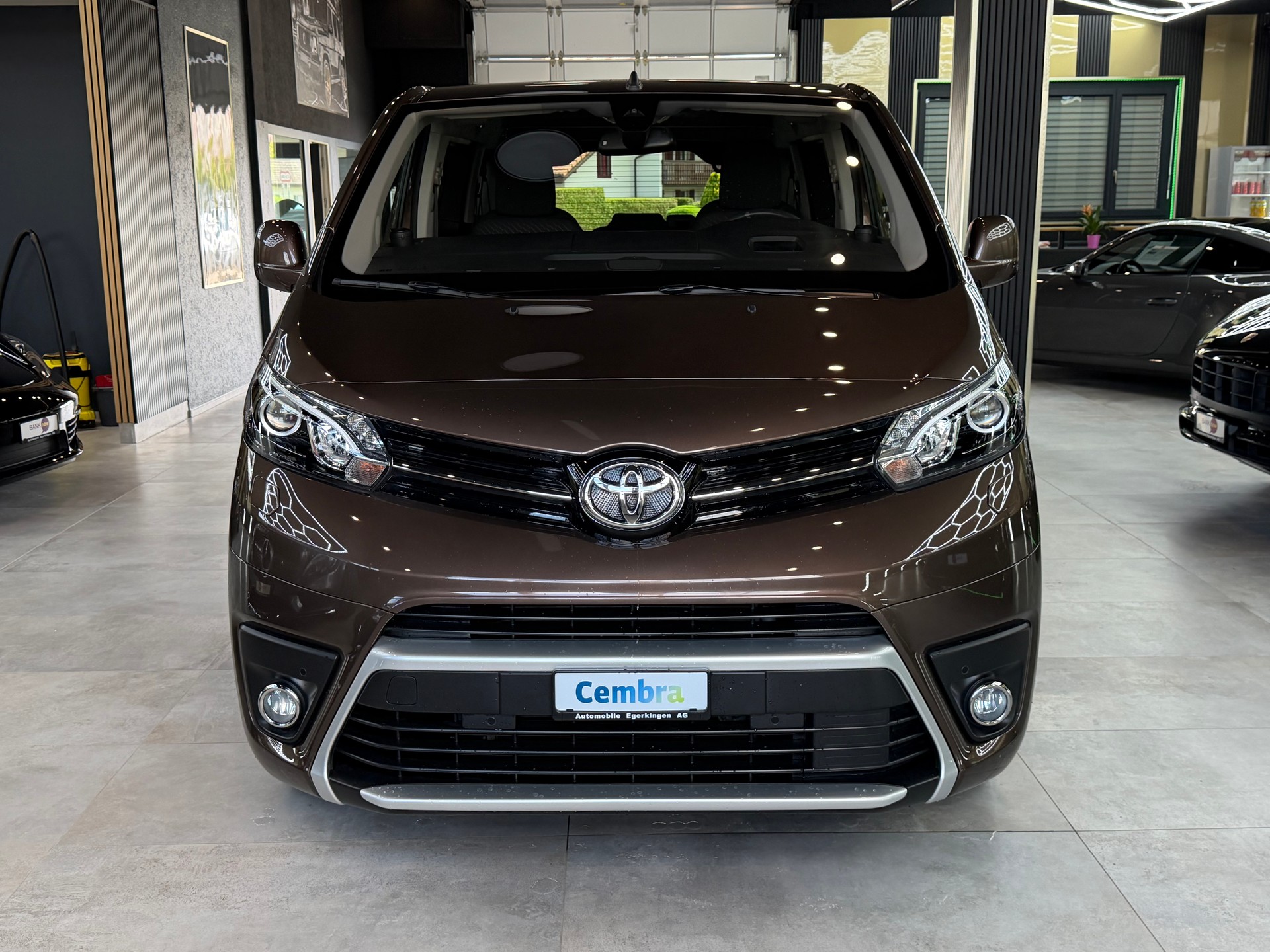 TOYOTA Proace Verso 2.0 D-4D Family L1 Automatic-showroom-element-1
