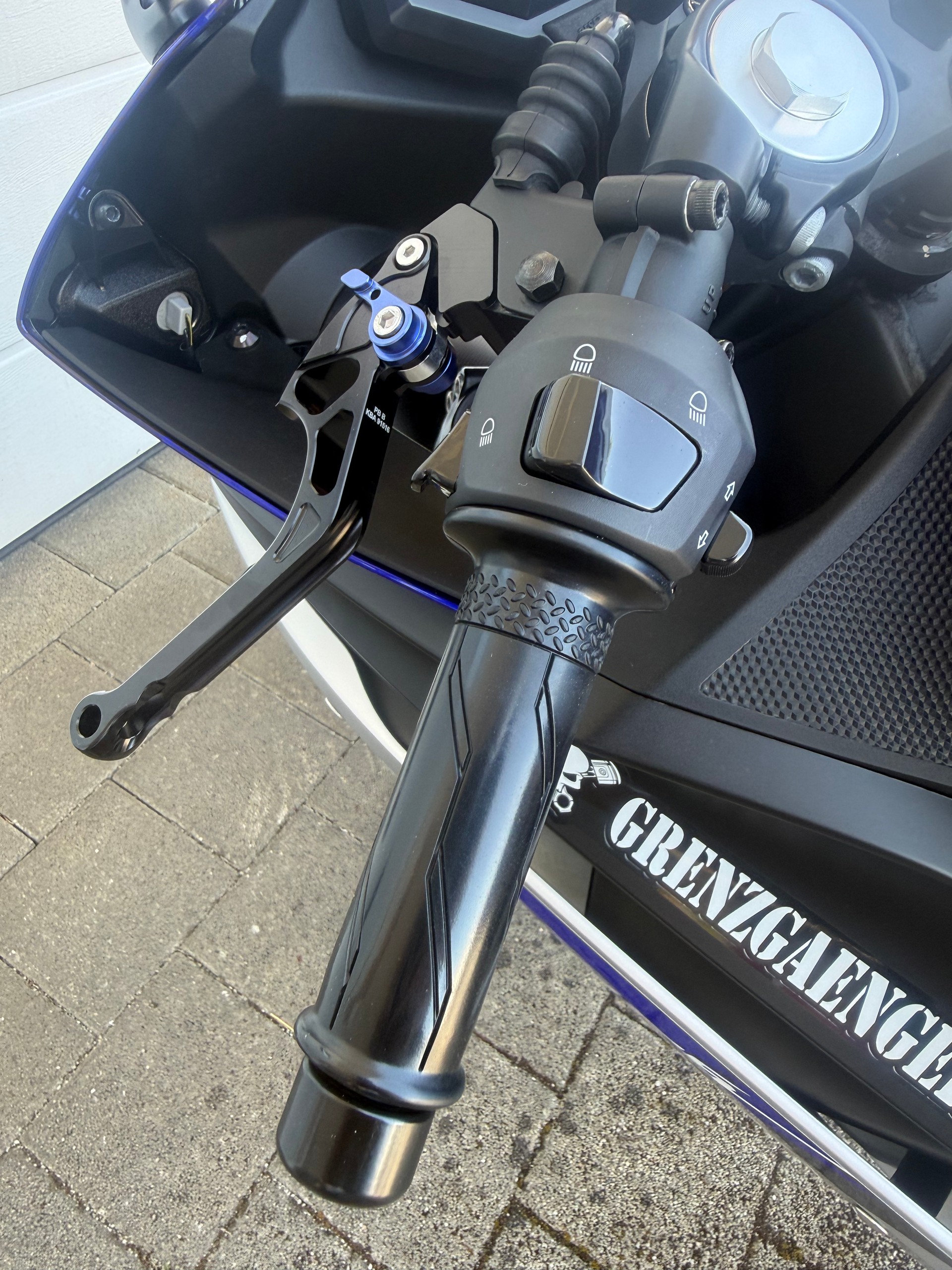 YAMAHA YZF-R 125 ABS Akrapovic-image-3