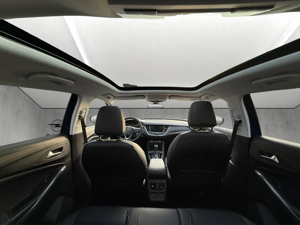 OPEL Grandland X 1.6 T Ultimate-image-12