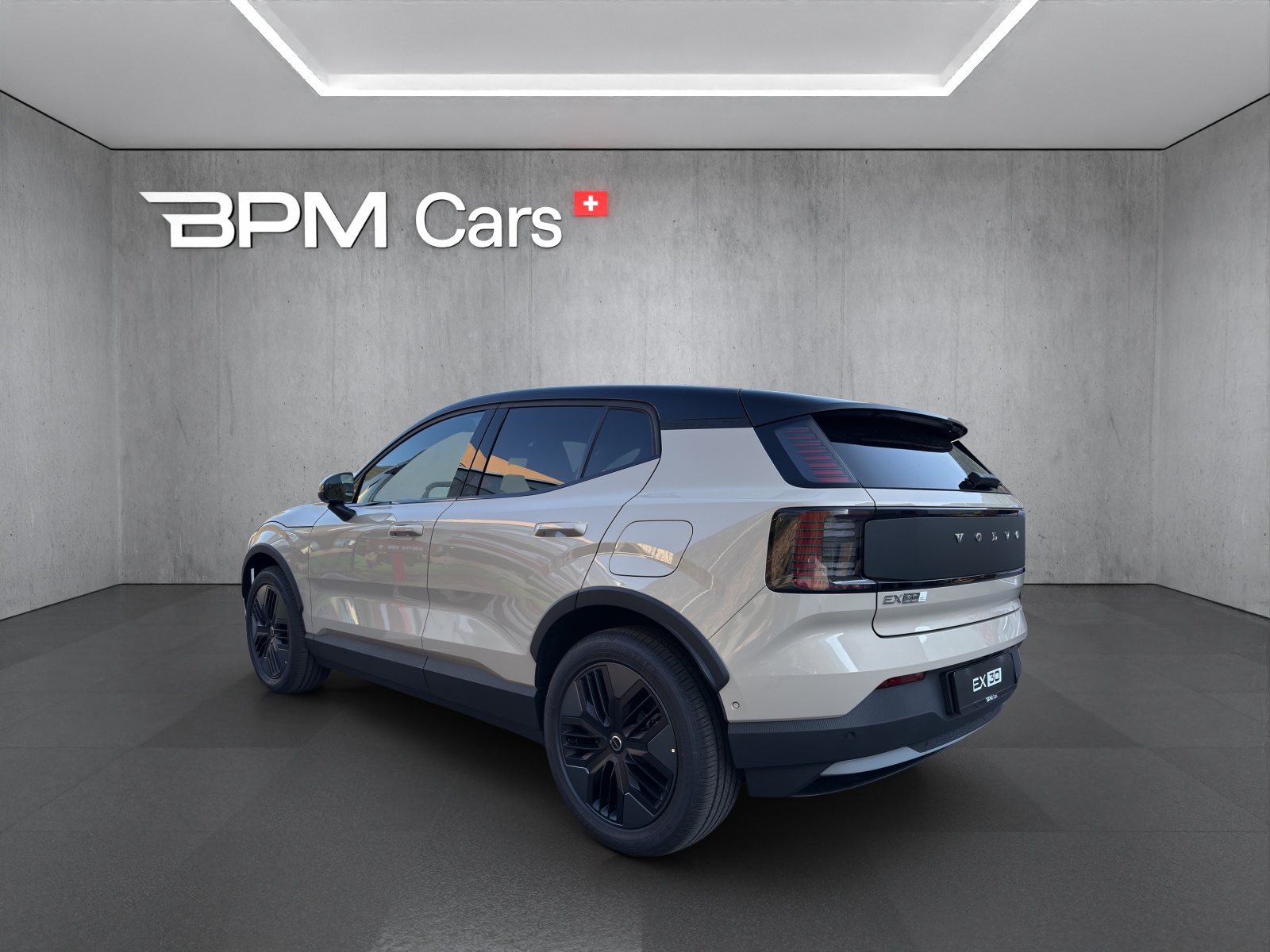 VOLVO EX30 Cross Country P8 69 kWh AWD Ultra-showroom-element-2