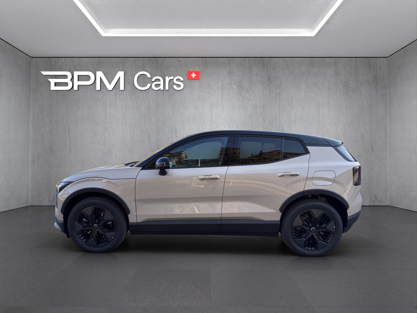 VOLVO EX30 Cross Country P8 69 kWh AWD Ultra-showroom-element-1