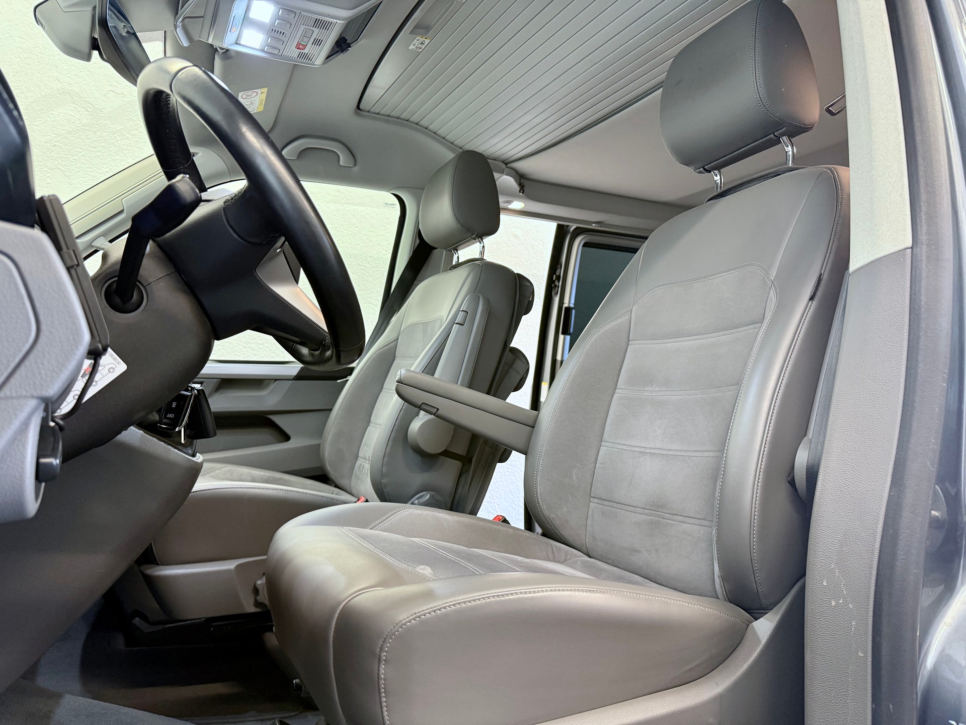 VW T6.1 California 2.0 Bi-TDI Ocean Liberty 4Motion DSG-image-14