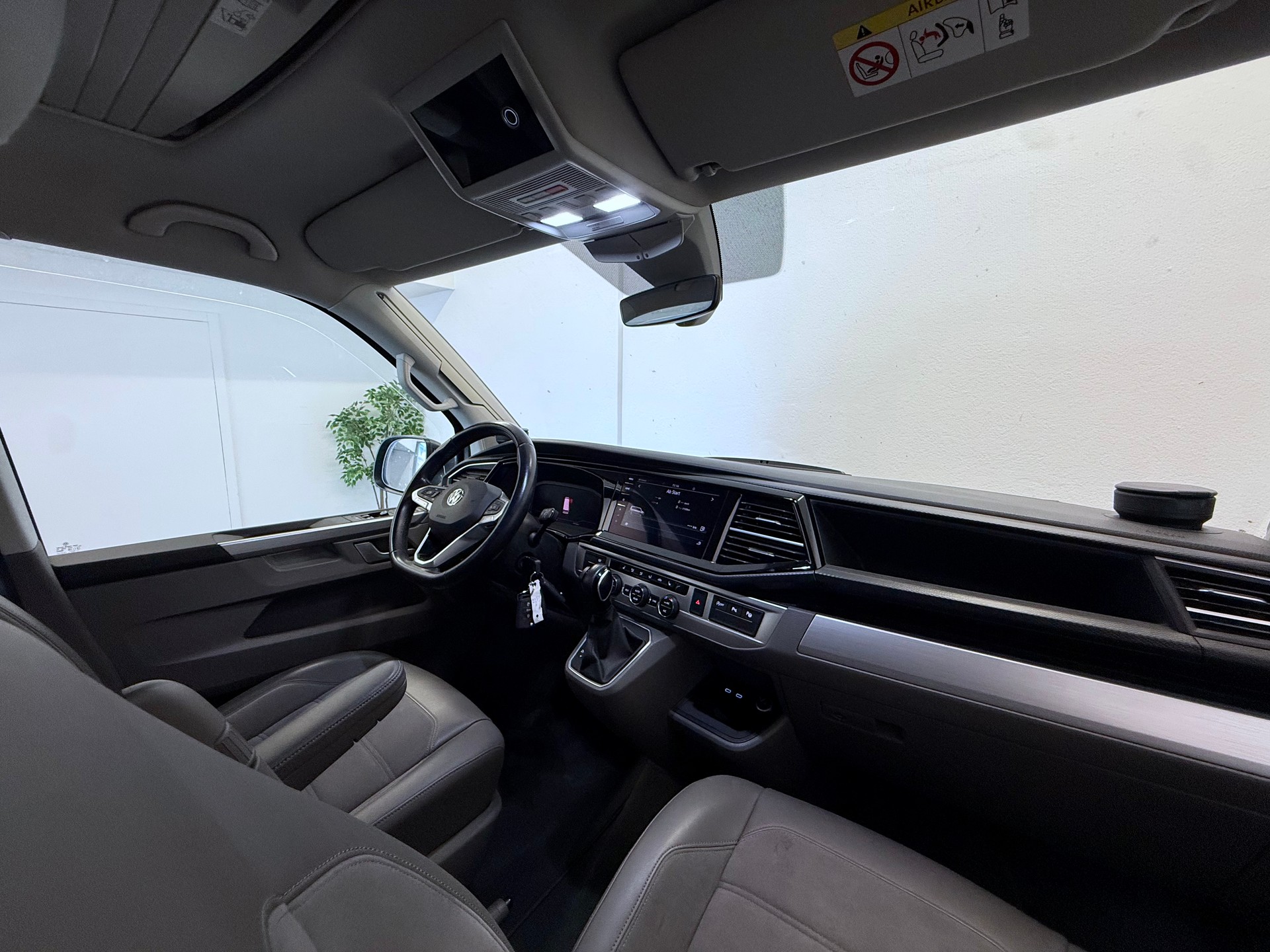 VW T6.1 California 2.0 Bi-TDI Ocean Liberty 4Motion DSG-image-19