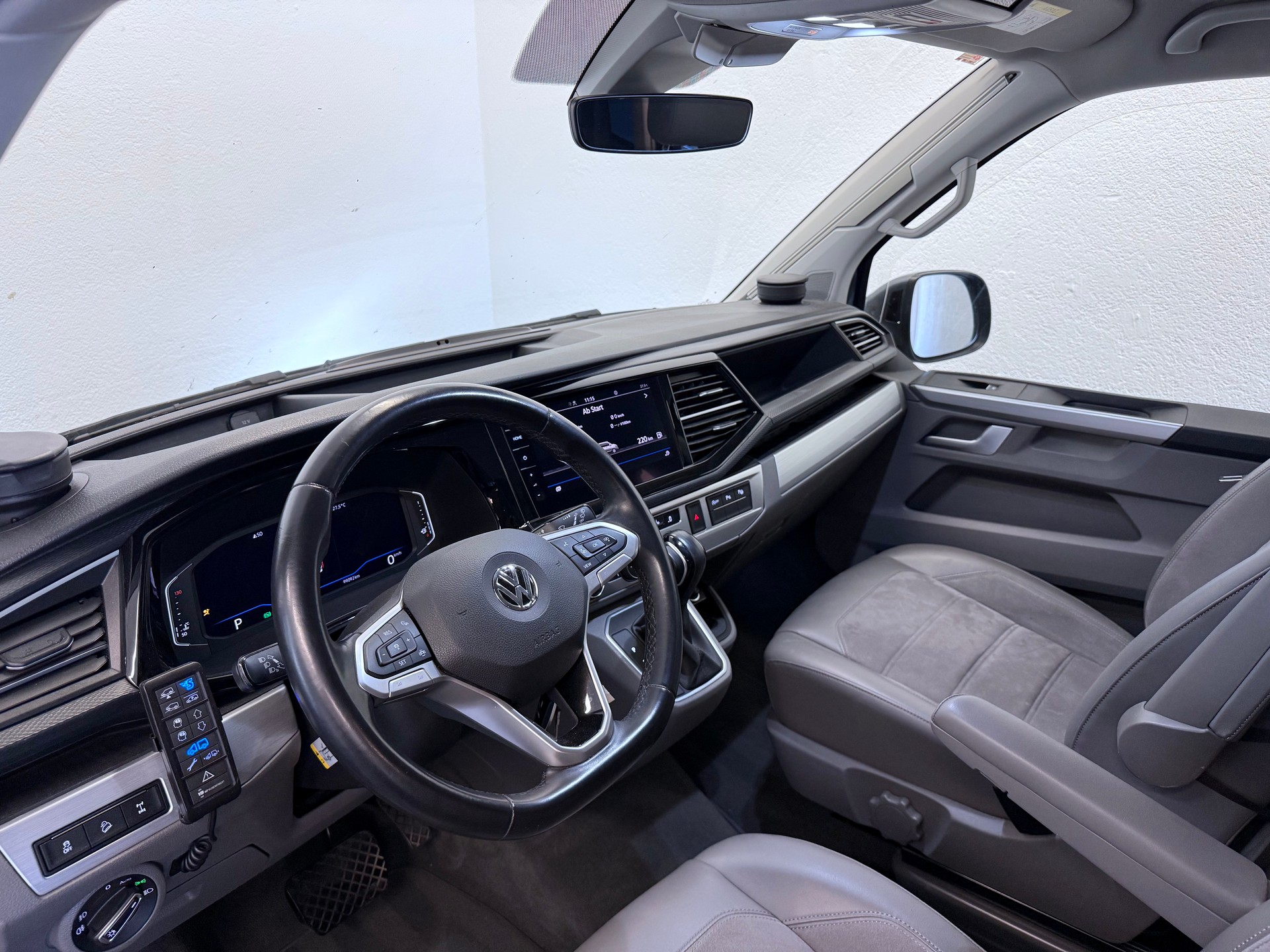 VW T6.1 California 2.0 Bi-TDI Ocean Liberty 4Motion DSG-image-15
