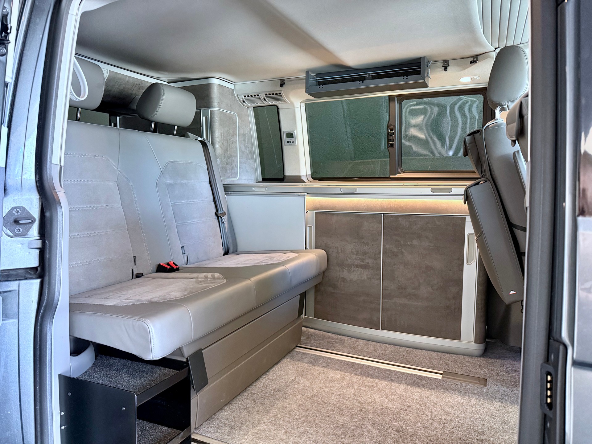 VW T6.1 California 2.0 Bi-TDI Ocean Liberty 4Motion DSG-image-26