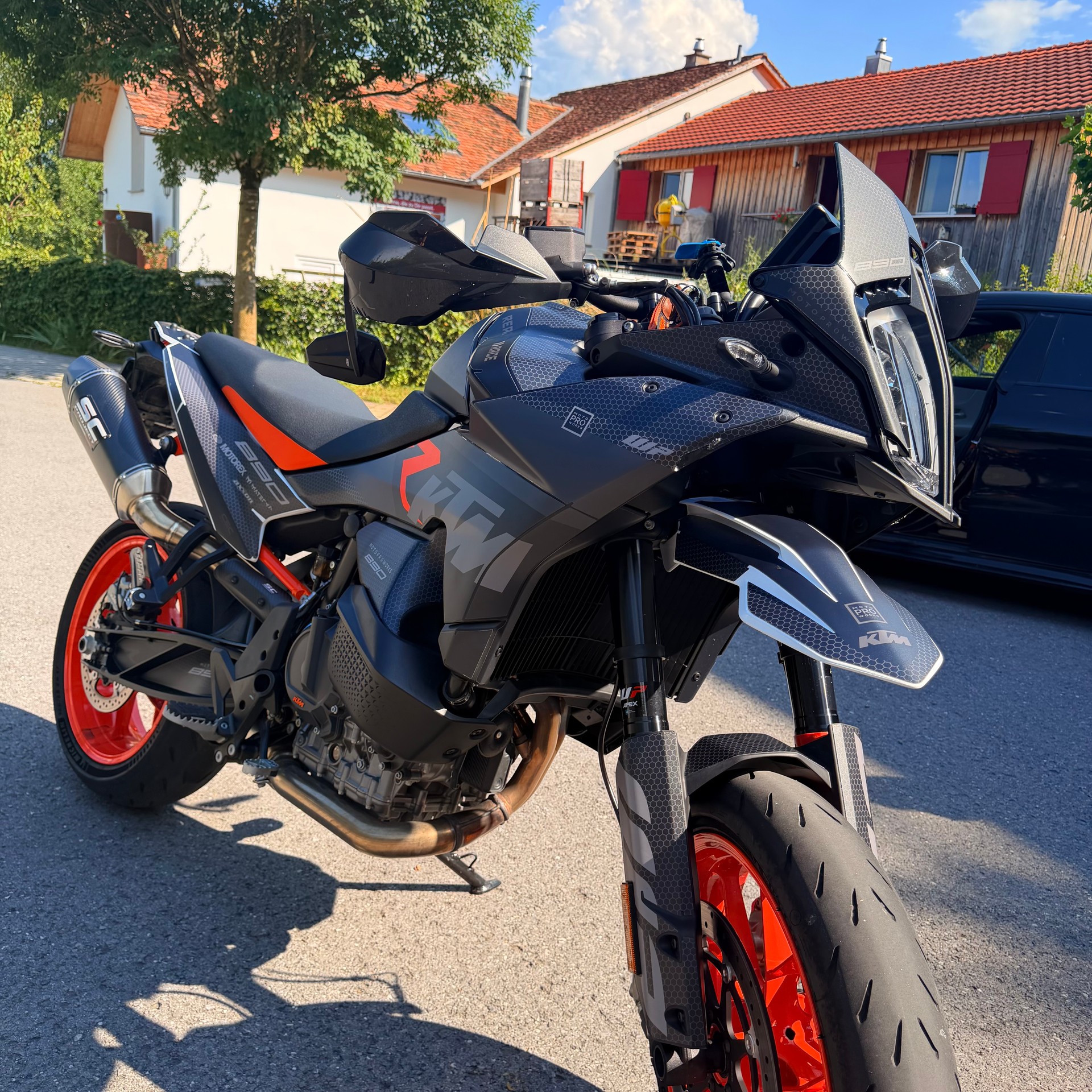 KTM 890 SMT-image-3