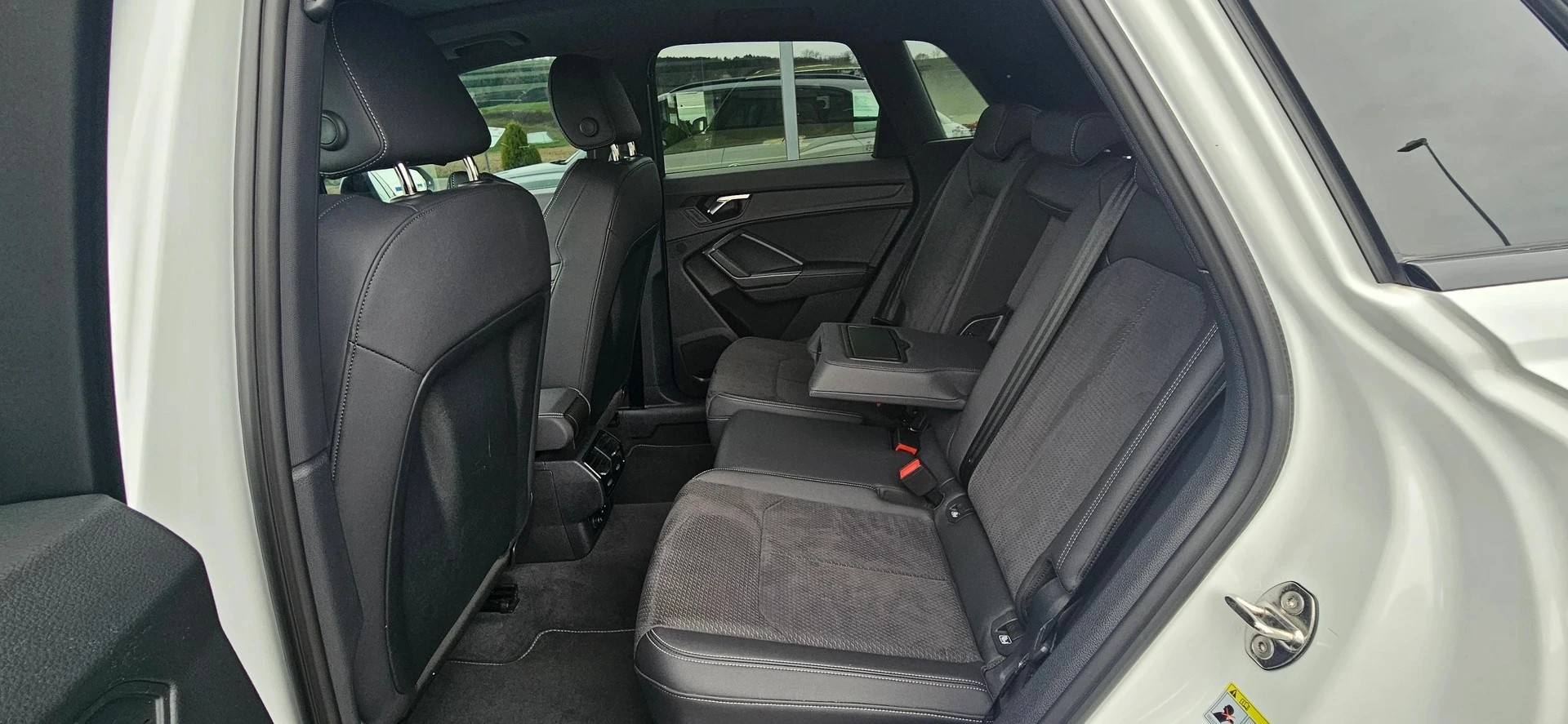 AUDI Q3 Sportback 35 TFSI S line Attraction S-tronic-image-12