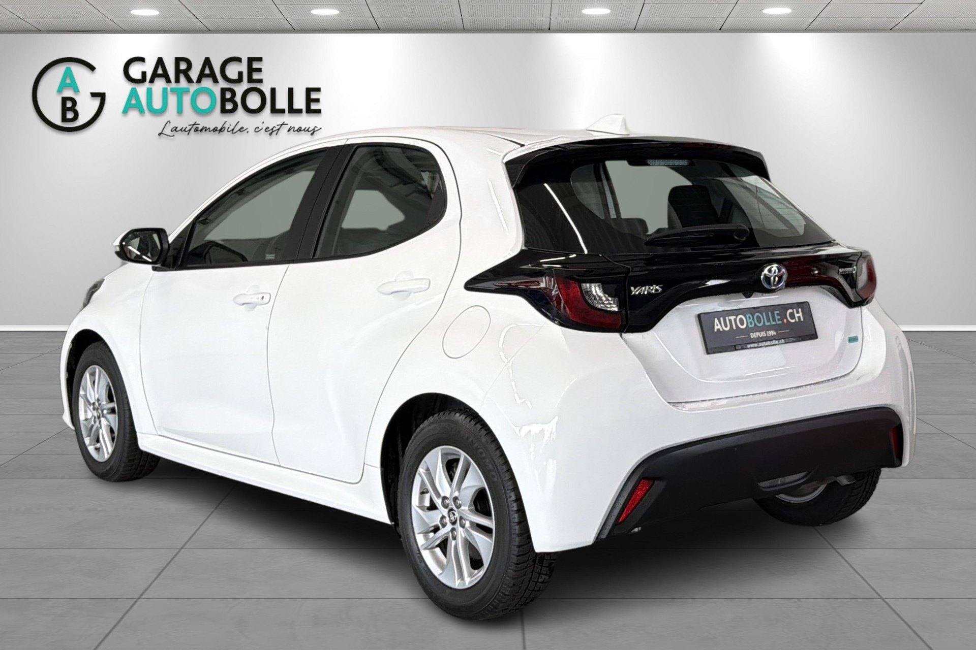 TOYOTA Yaris 1.5 Comfort e-CVT-image-4