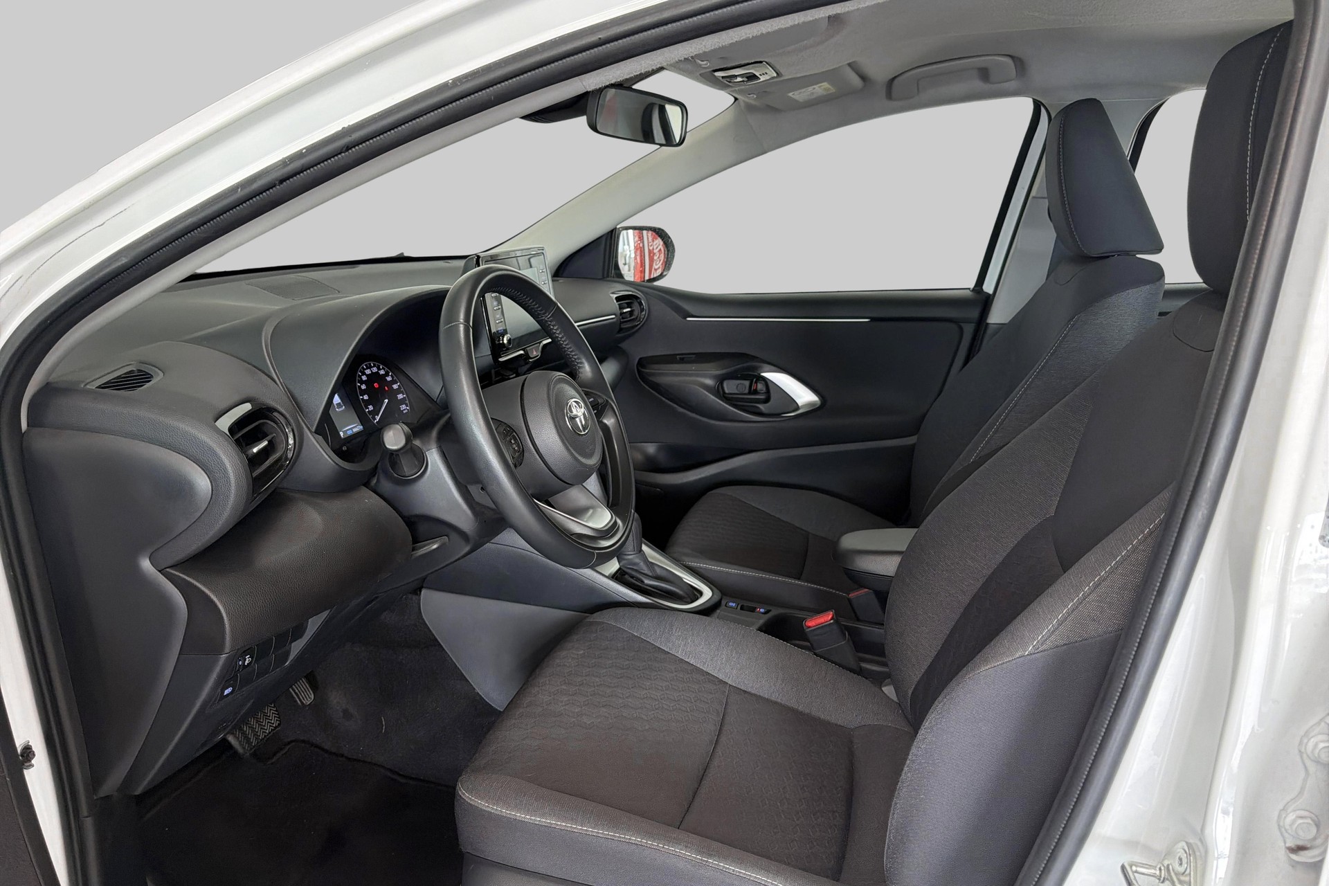 TOYOTA Yaris 1.5 Comfort e-CVT-image-7