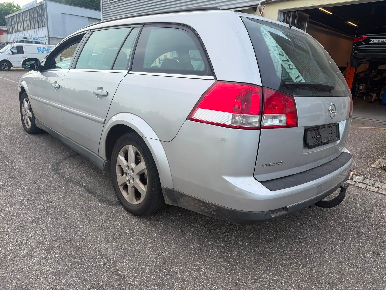 OPEL Vectra Caravan 2.2 Elegance-image-5
