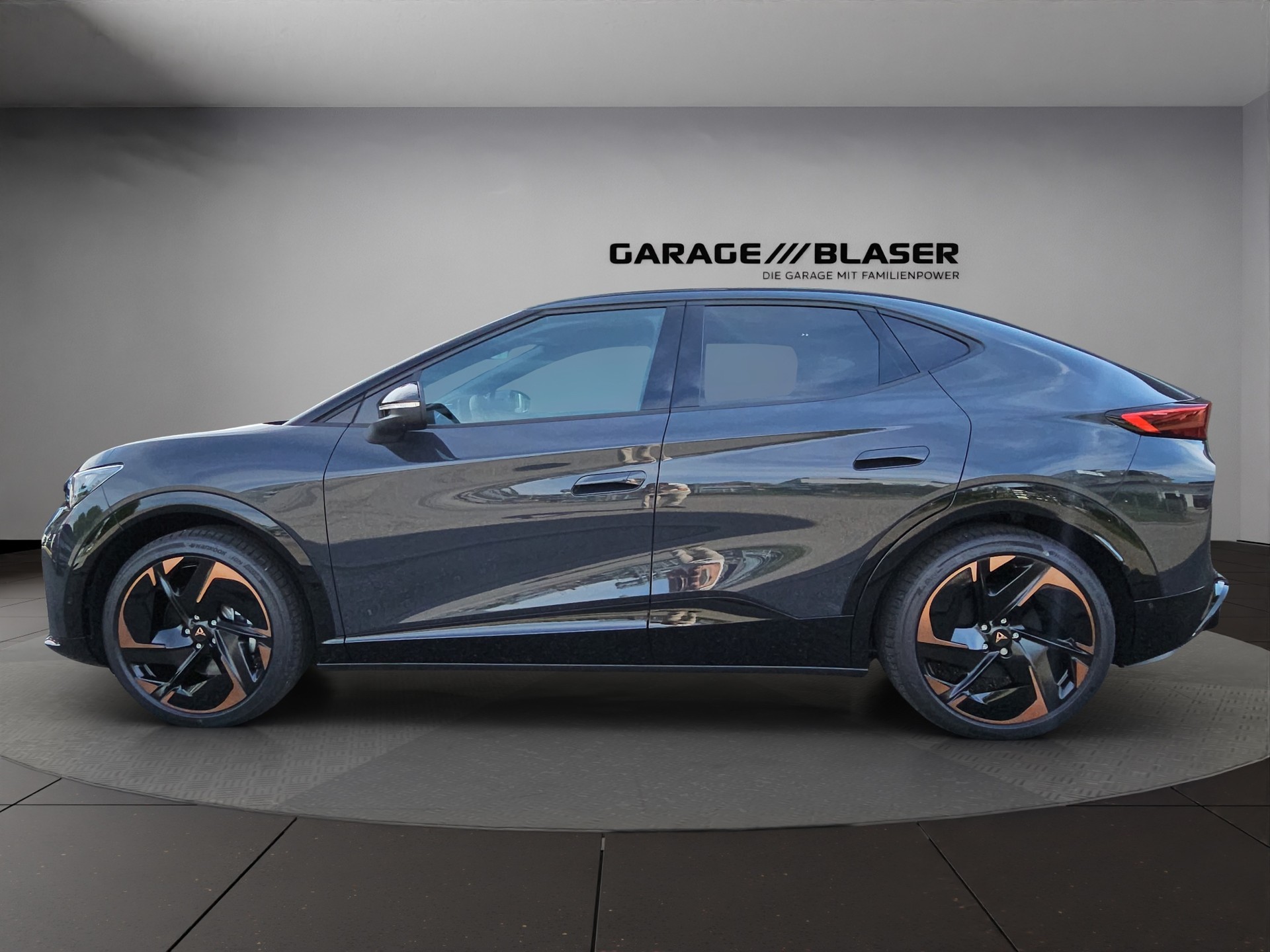CUPRA Tavascan Type 9 77 kWh Adrenaline Prime Edition-showroom-element-1