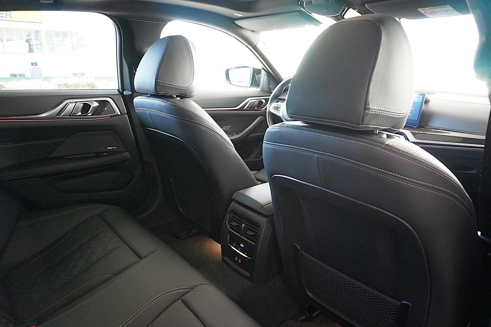 BMW i4 M50 M Sport Pro-image-17