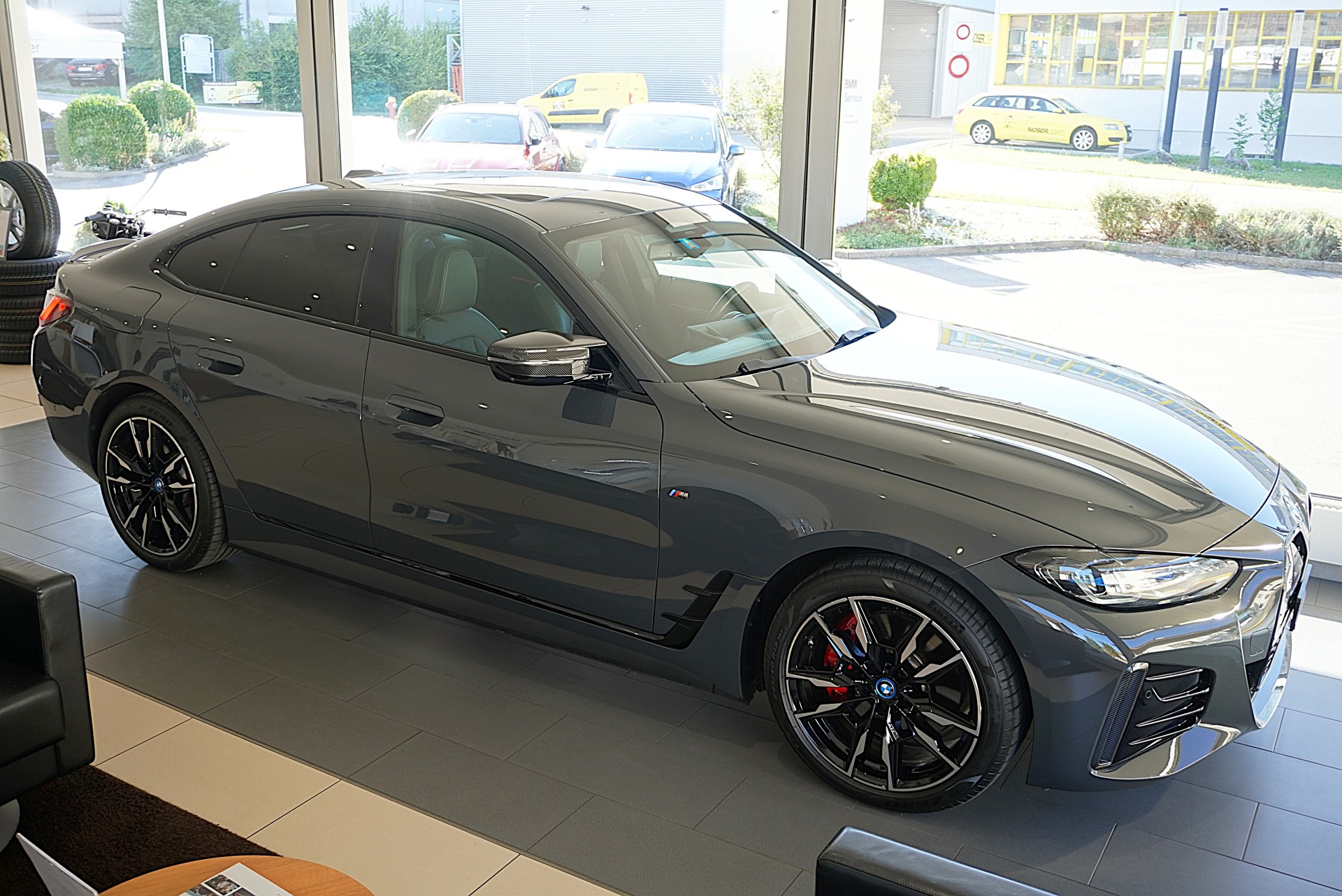 BMW i4 M50 M Sport Pro-showroom-element-2