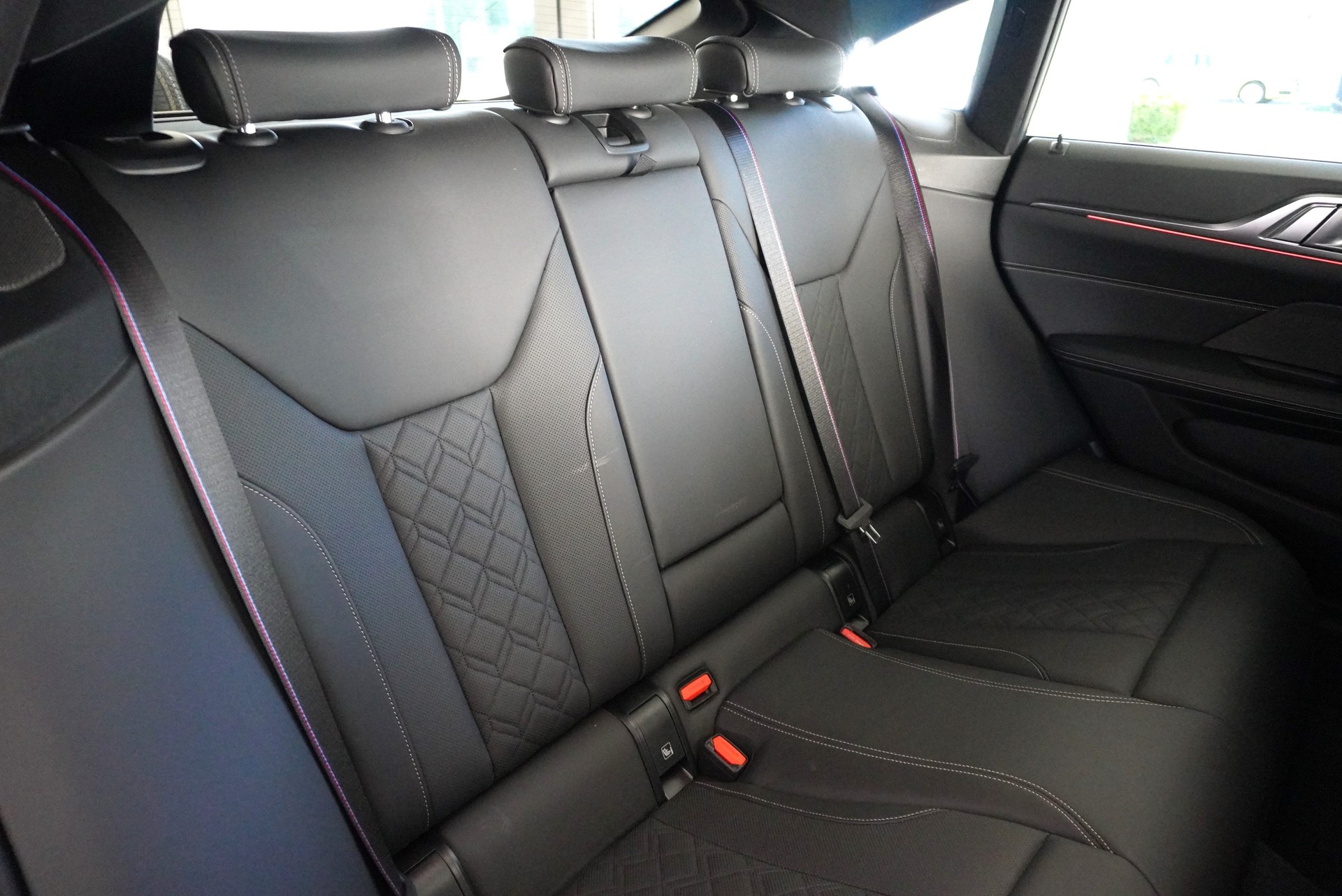 BMW i4 M50 M Sport Pro-image-16