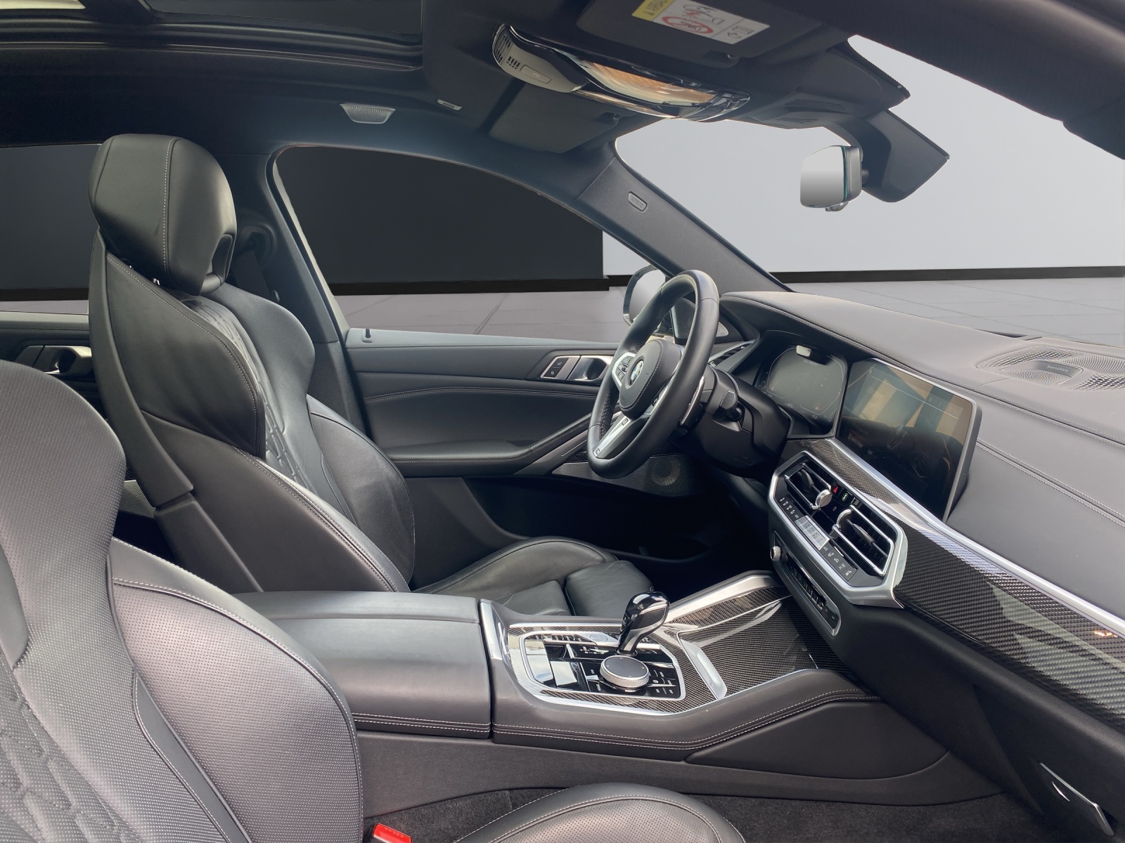 BMW X6 M50i-image-13